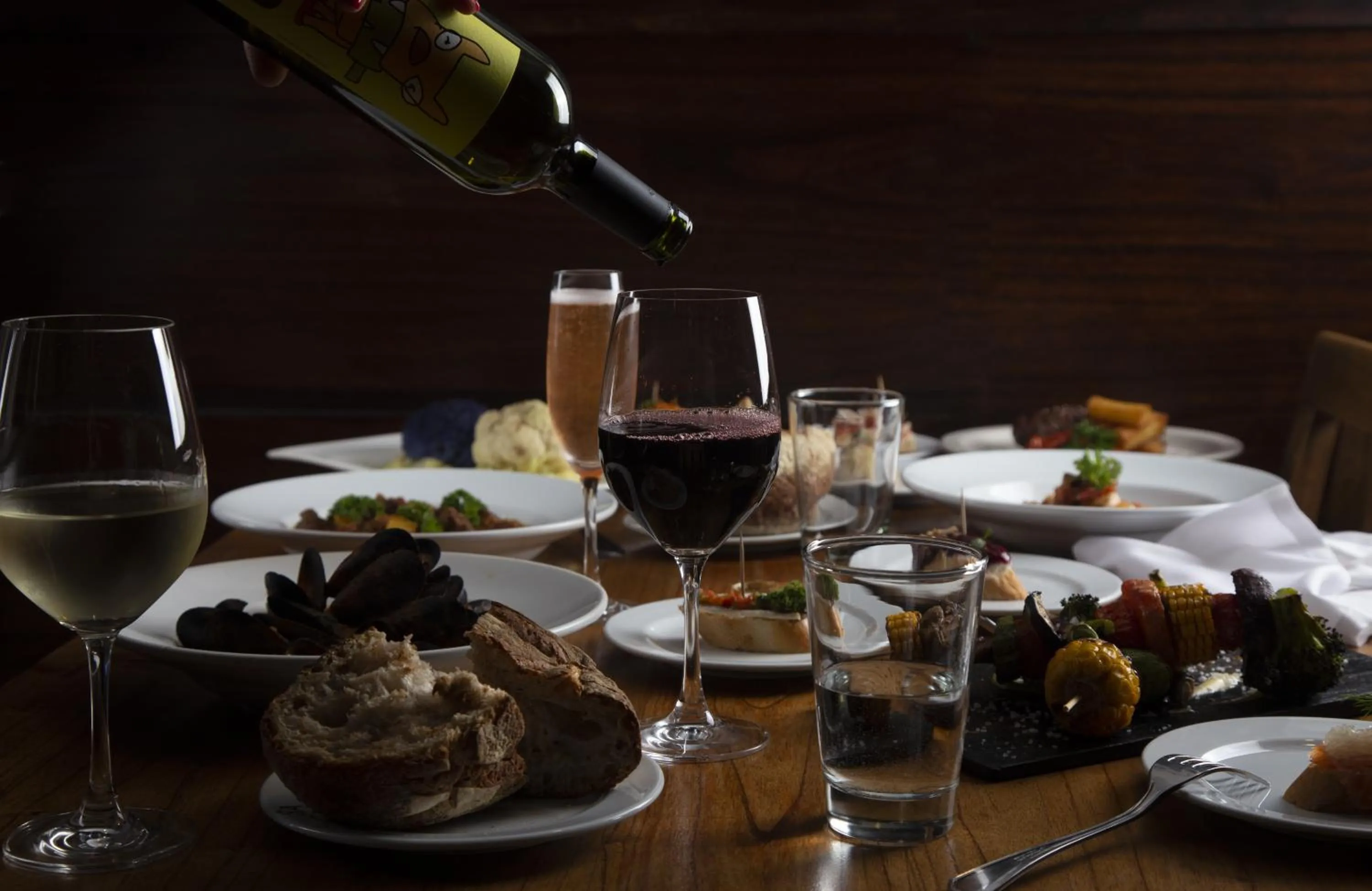 Food and drinks in Loft Osteria by Sagardi