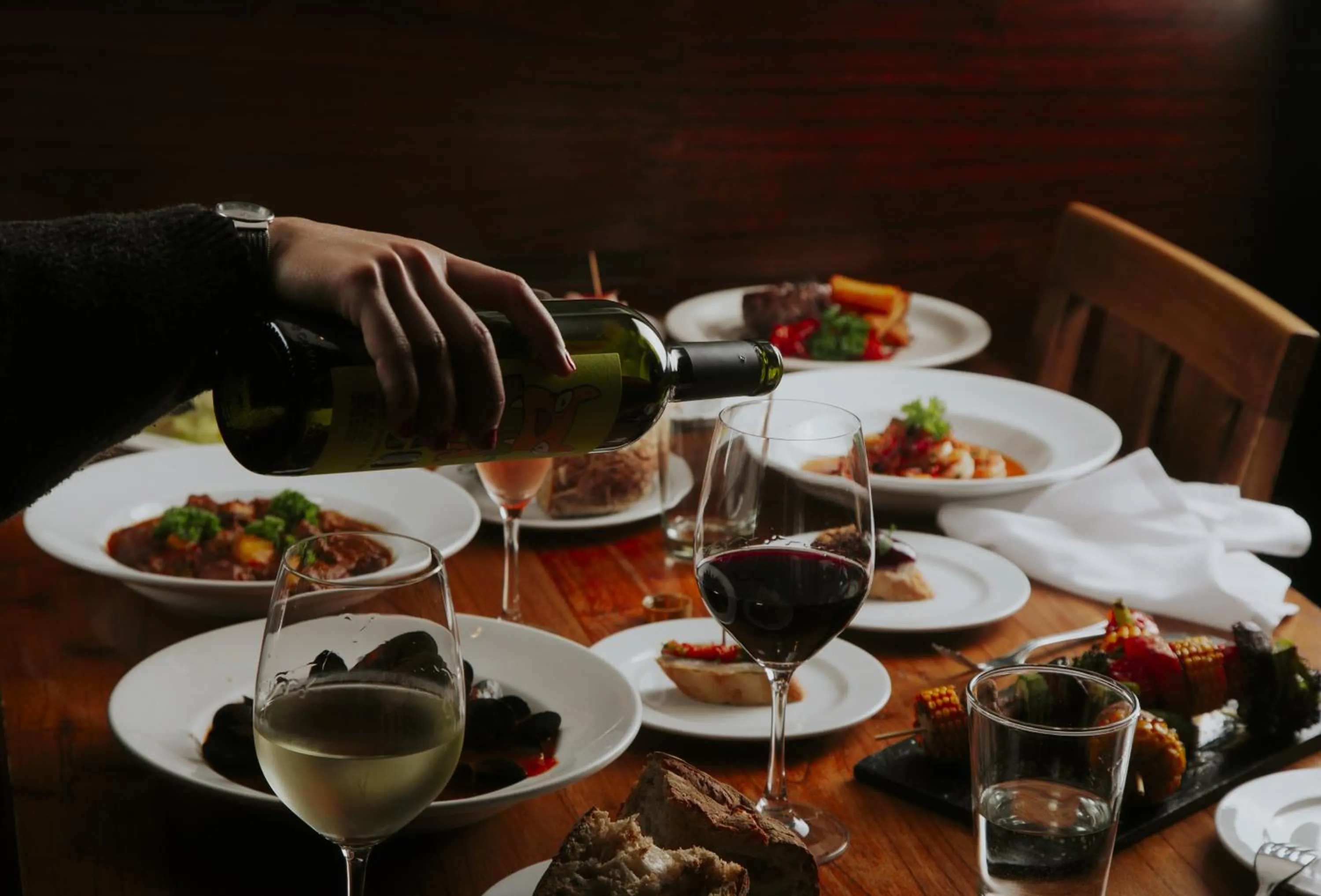 Food and drinks in Loft Osteria by Sagardi