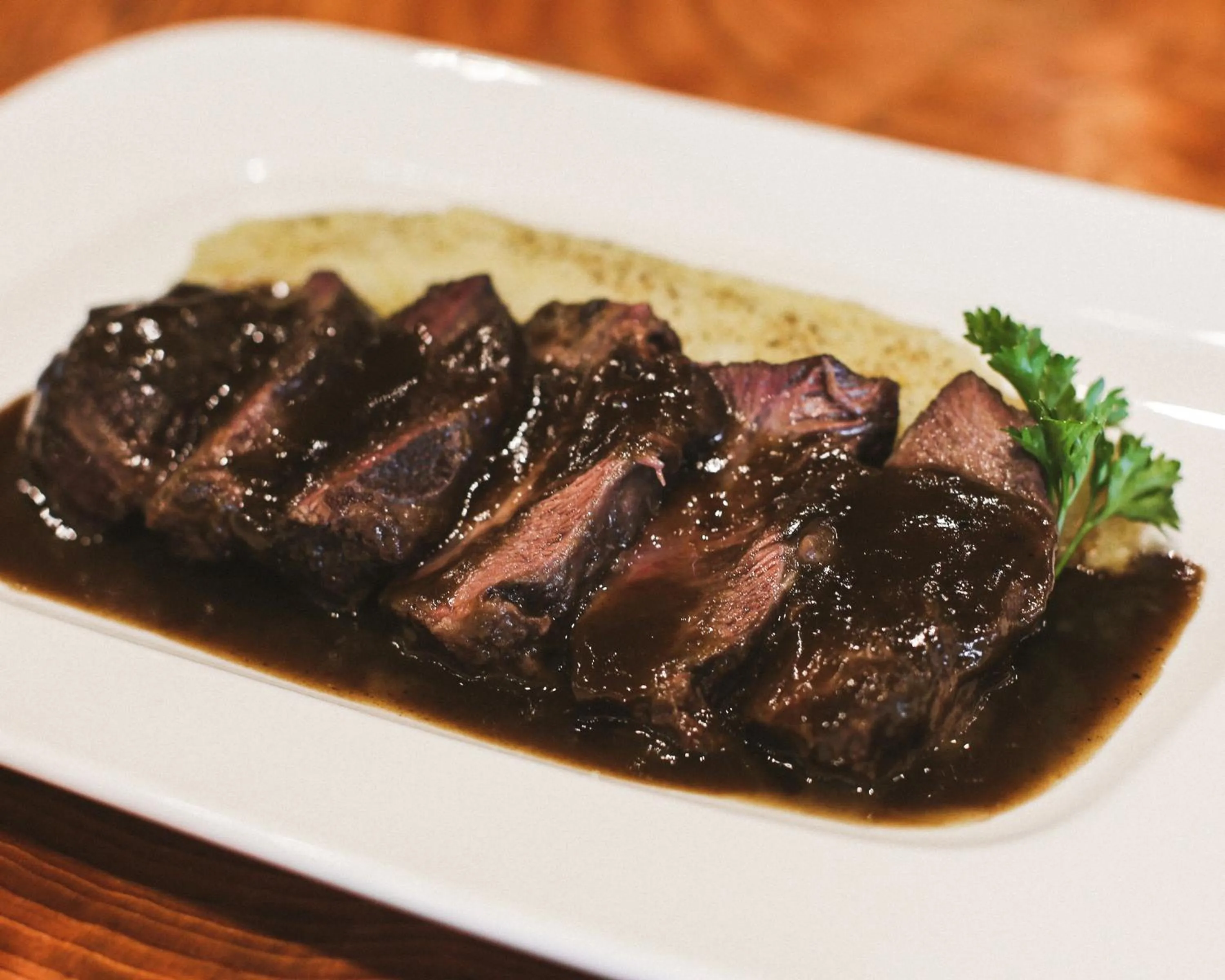 Food and drinks in Loft Osteria by Sagardi