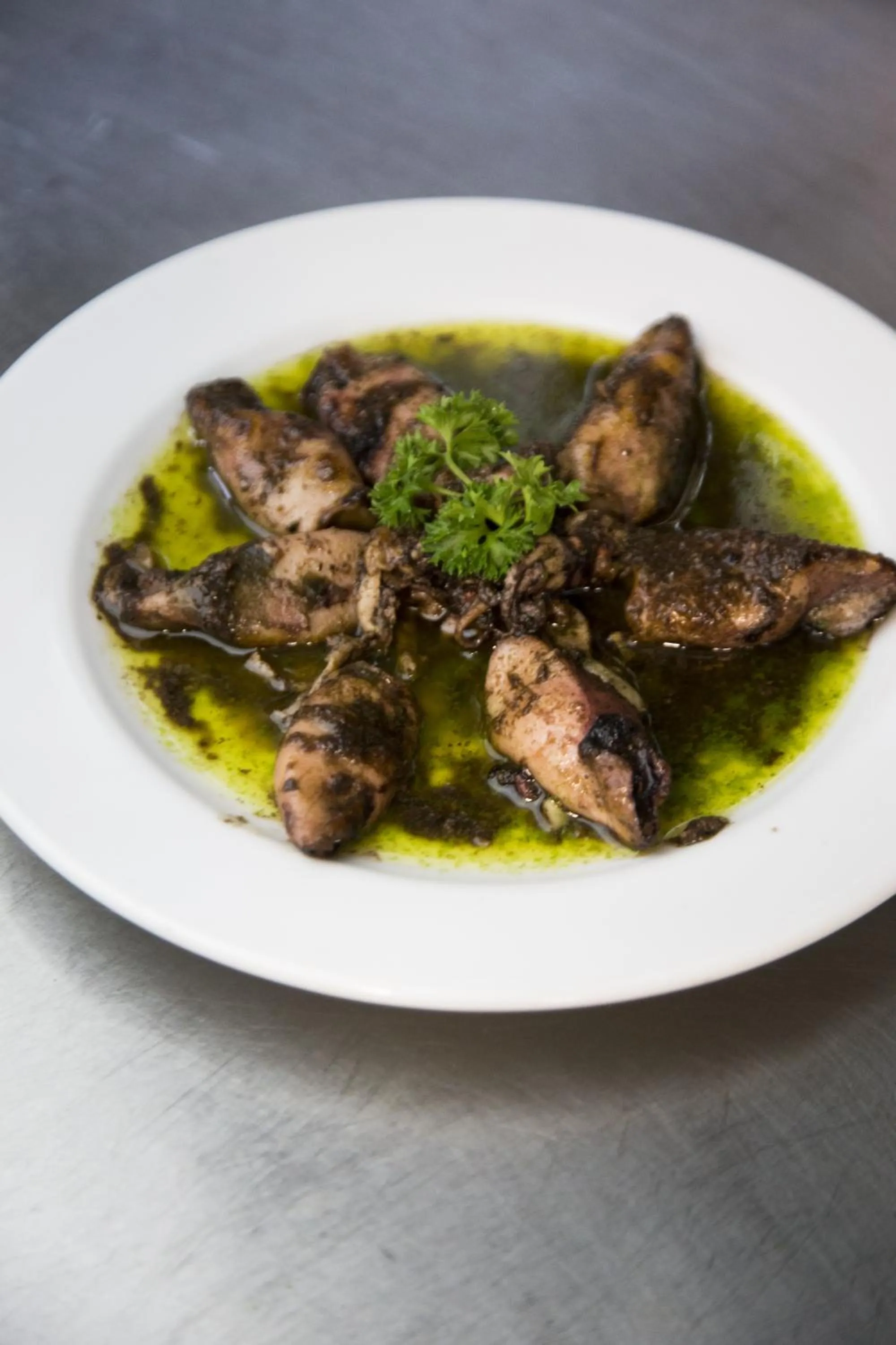 Food and drinks in Loft Osteria by Sagardi