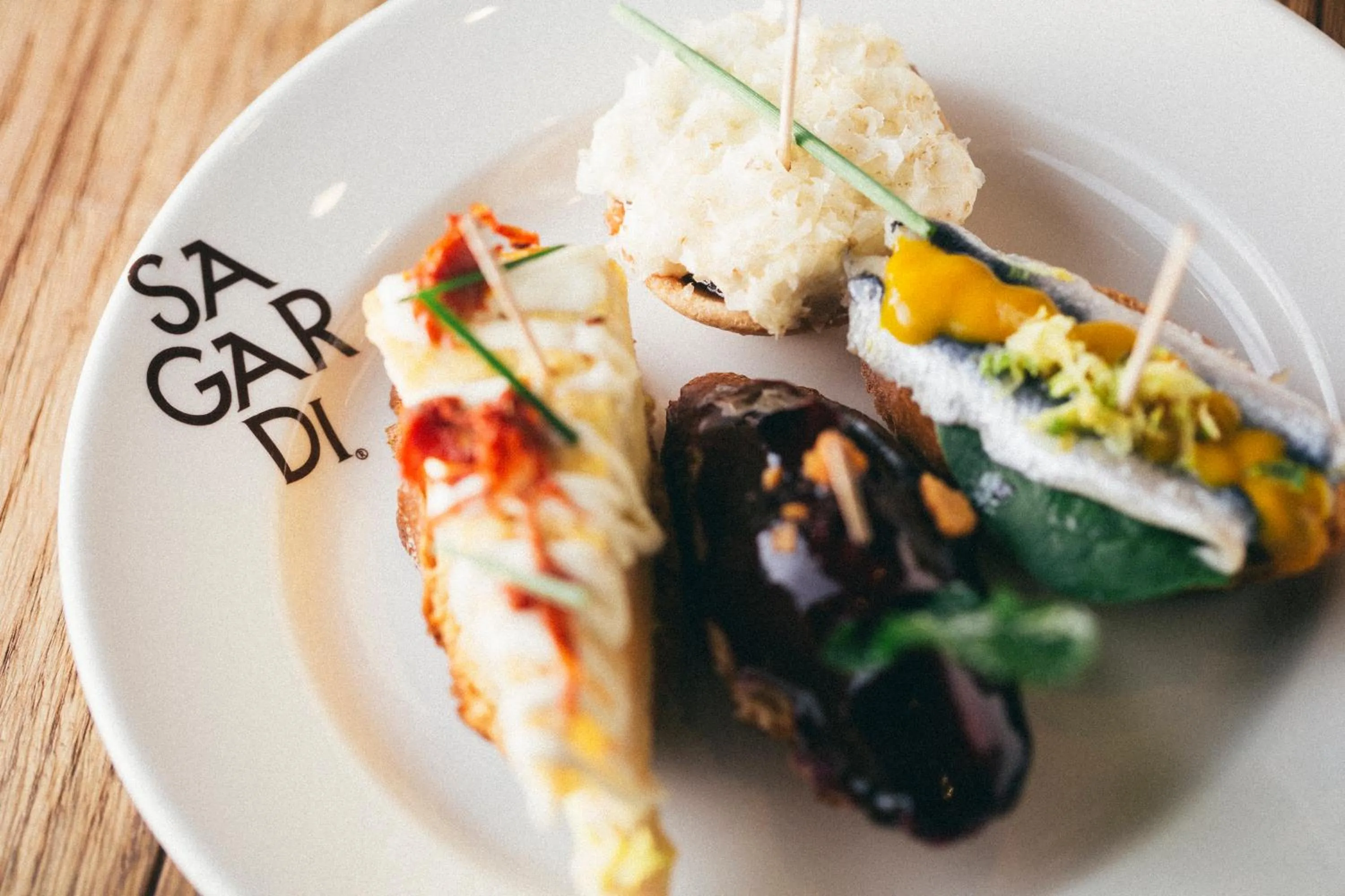 Food and drinks in Loft Osteria by Sagardi