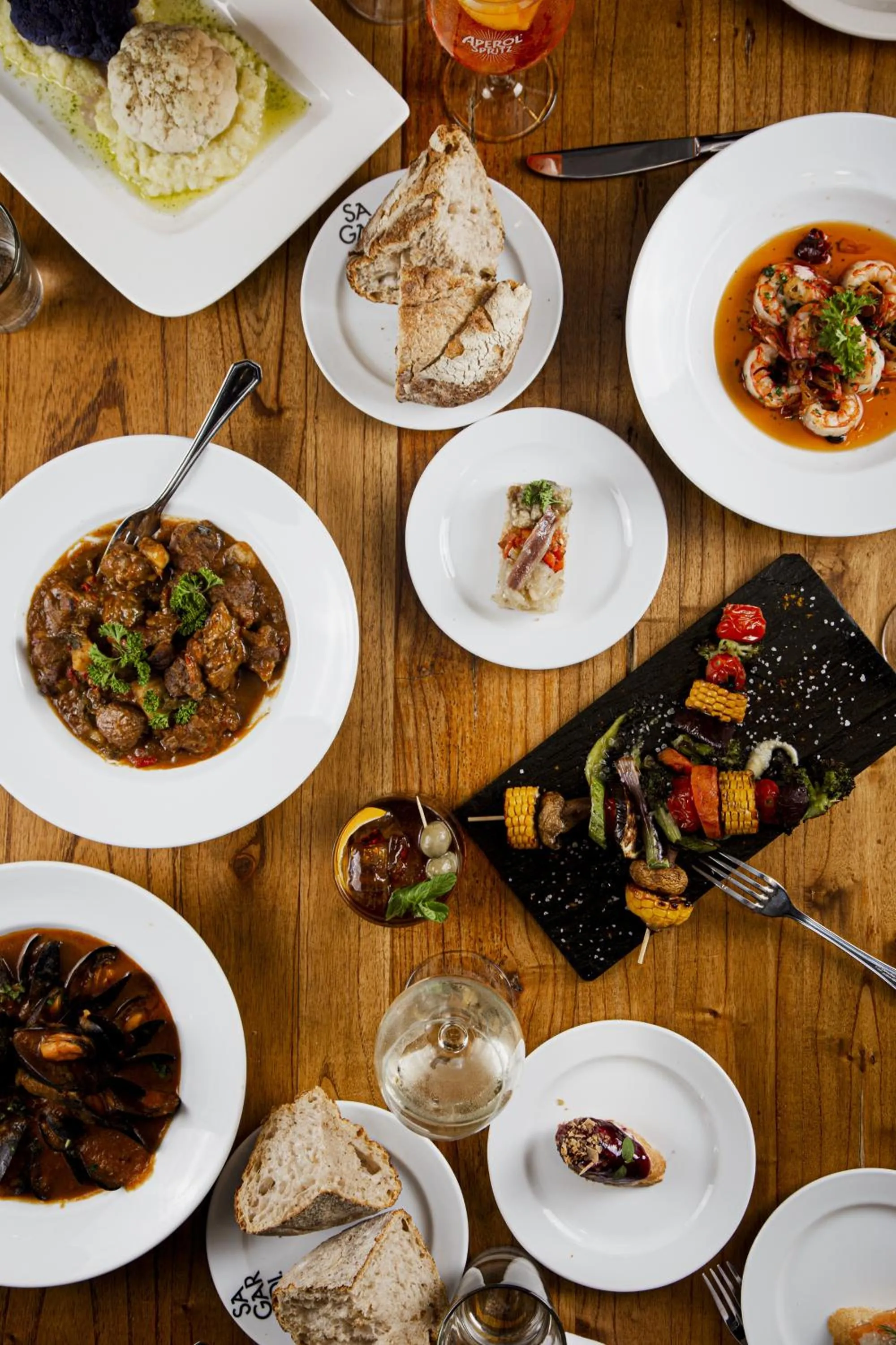 Food and drinks in Loft Osteria by Sagardi