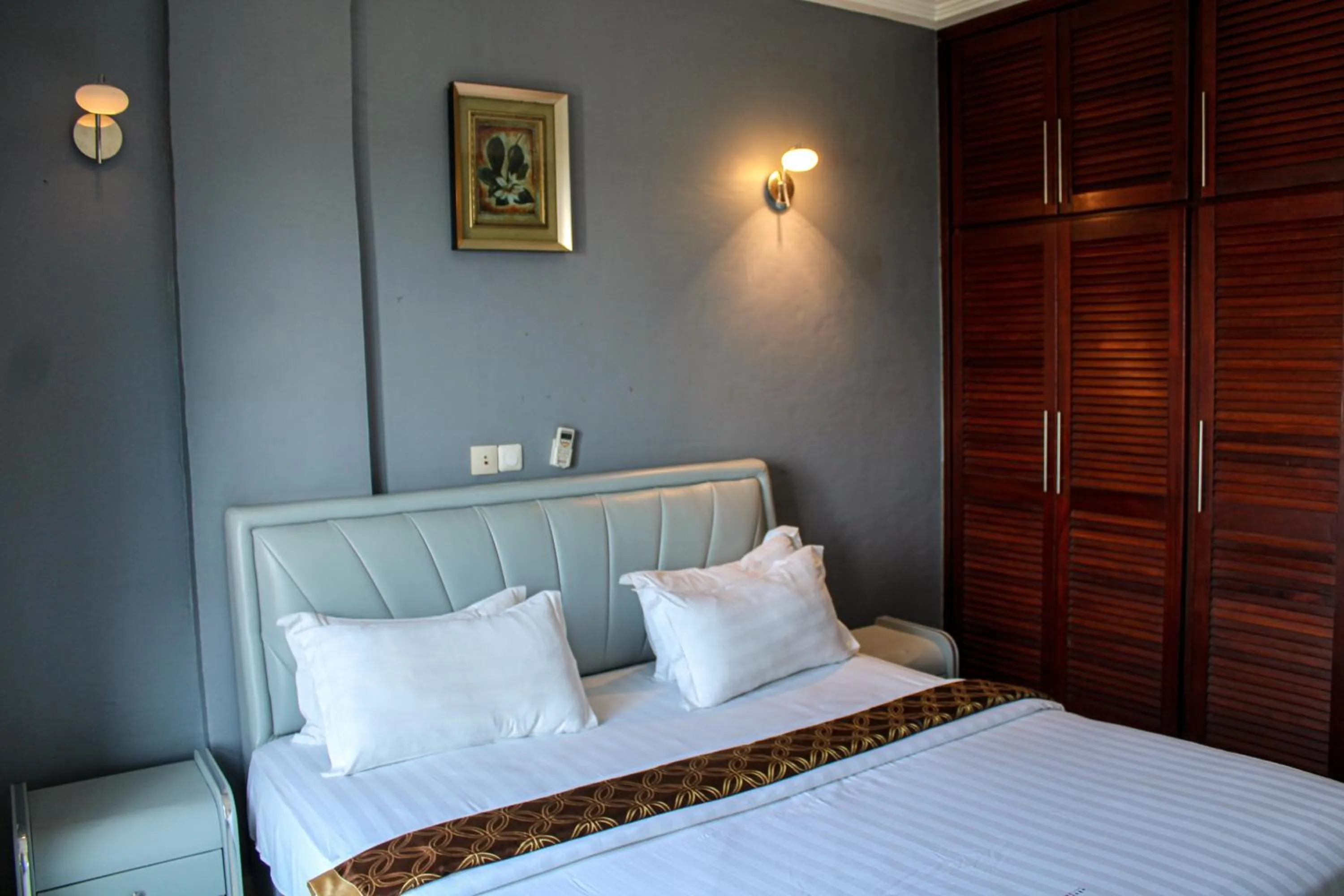 Bed in Residence Le Carat Bonapriso