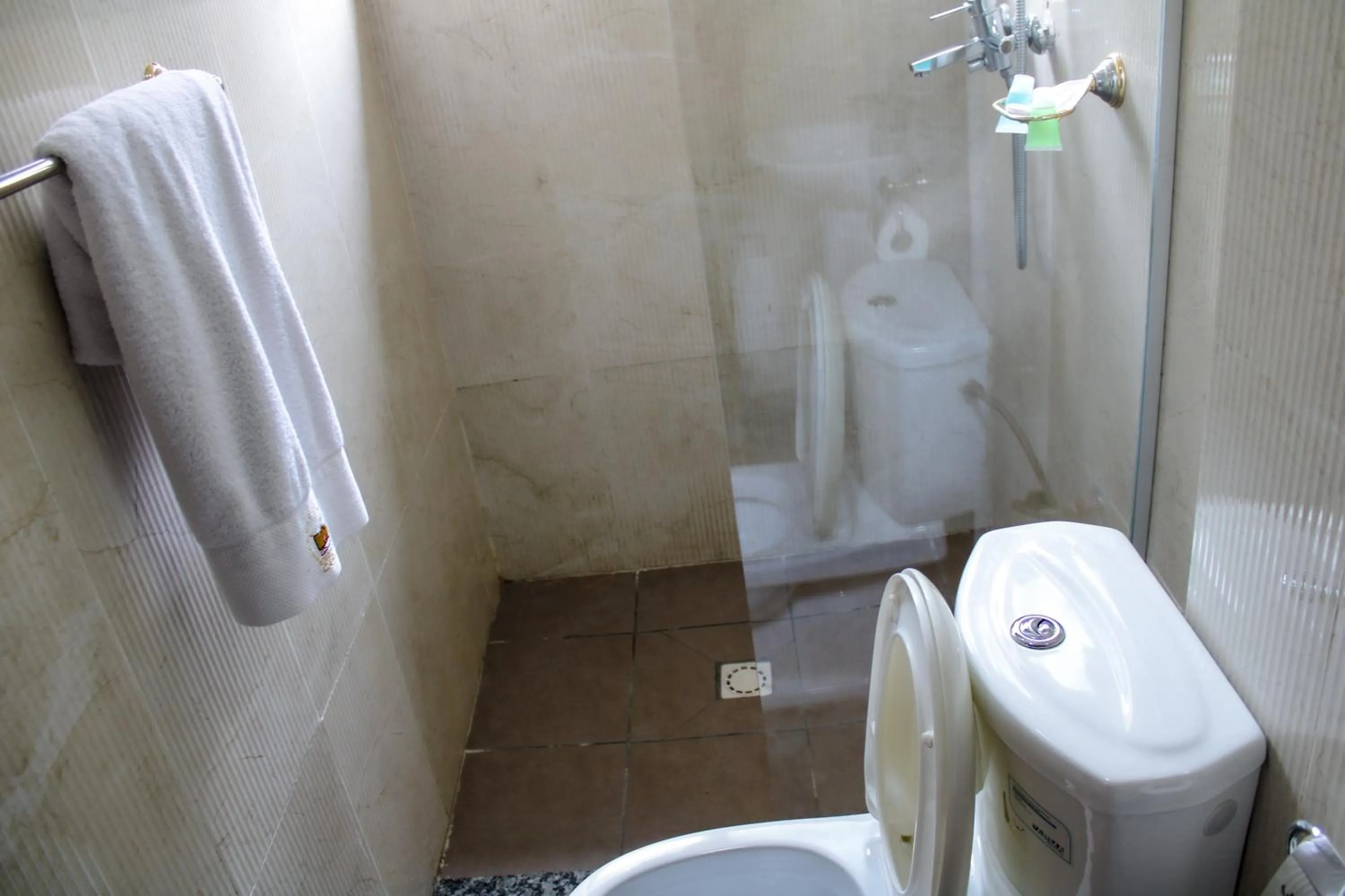 Shower in Residence Le Carat Bonapriso