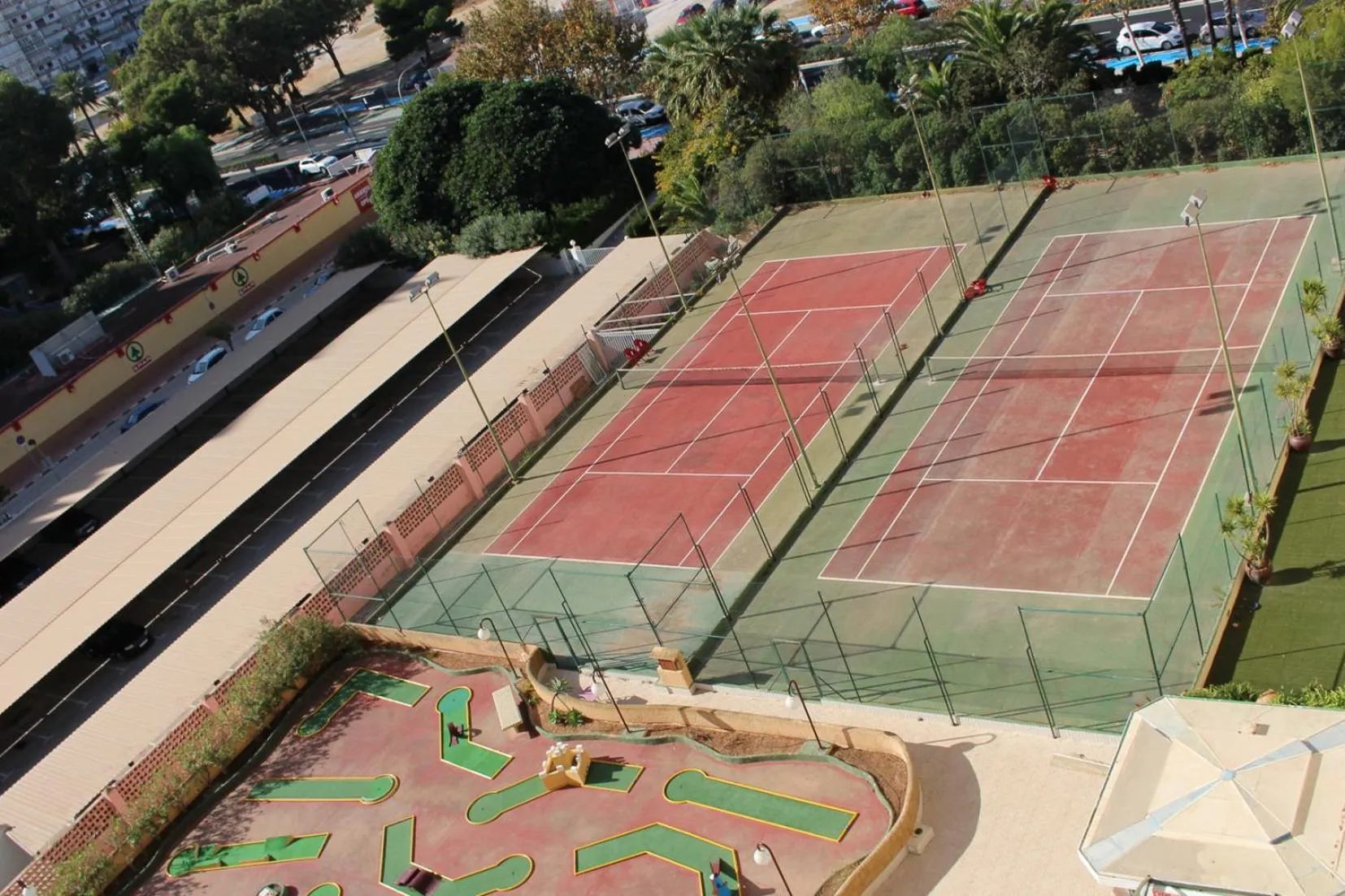 Tennis court in Apartamentos Turmalina Unitursa