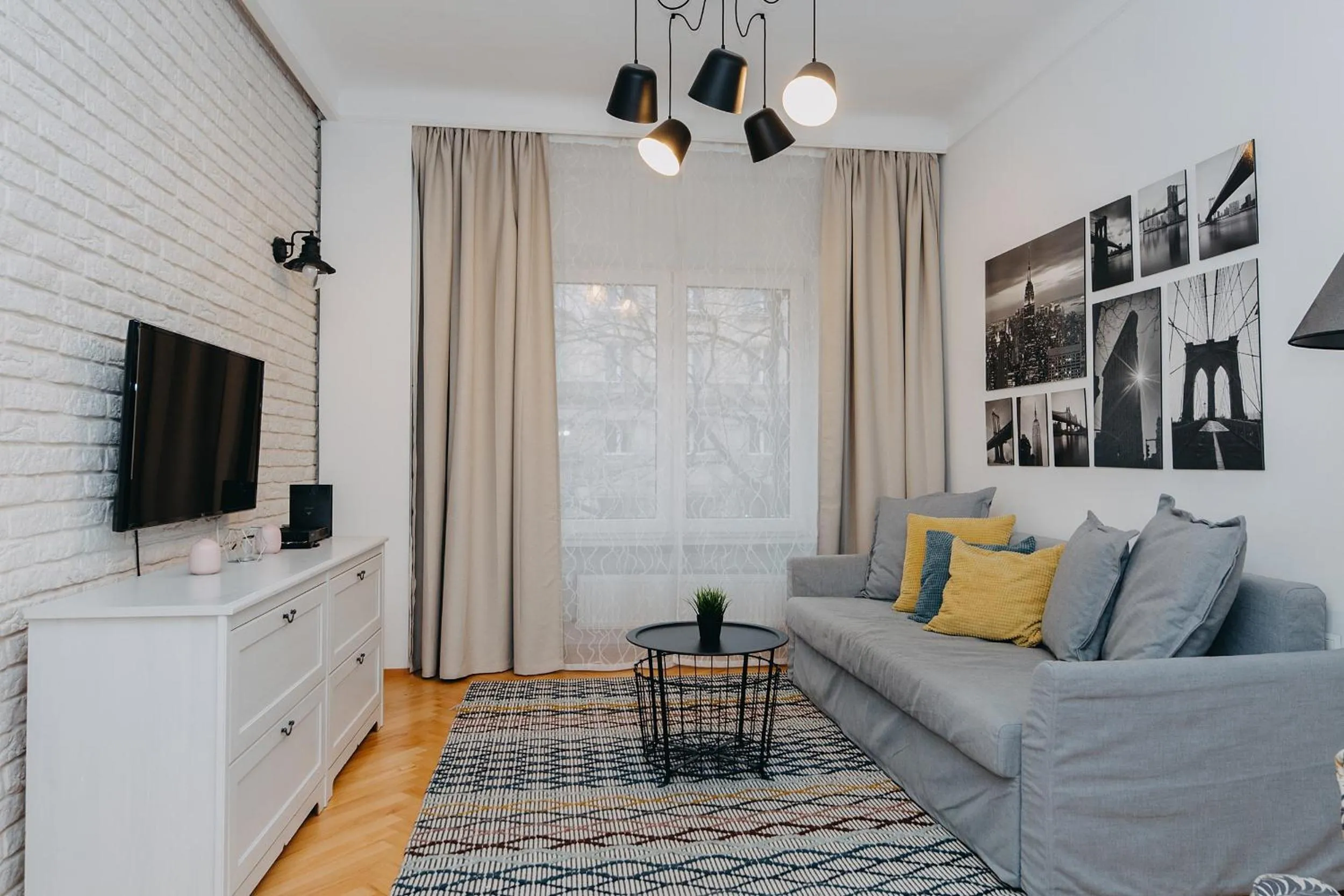 Two-Bedroom Apartment in ShortStayPoland Marszałkowska (B28)