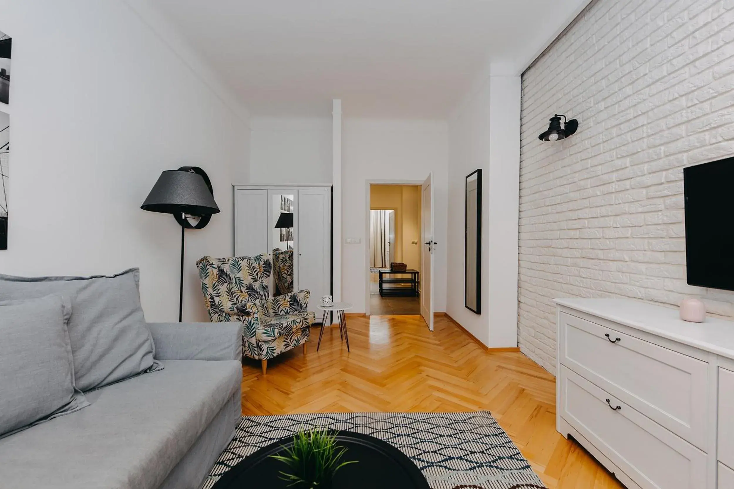 Two-Bedroom Apartment in ShortStayPoland Marszałkowska (B28) Two-Bedroom Apartment in ShortStayPoland Marszałkowska (B28)