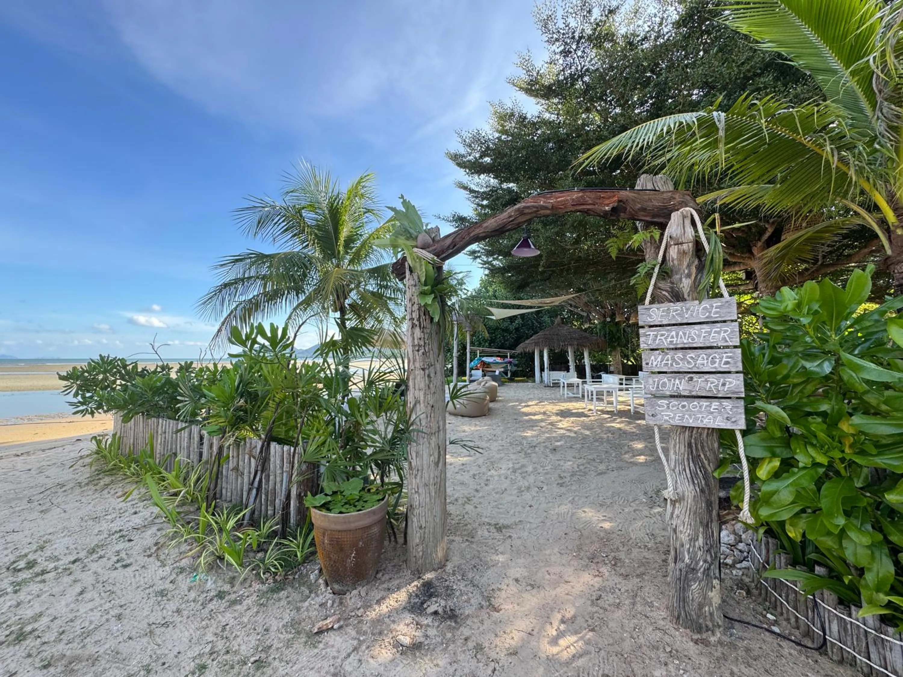 Restaurant/places to eat in Baan Taranya Koh Yao Yai Resort