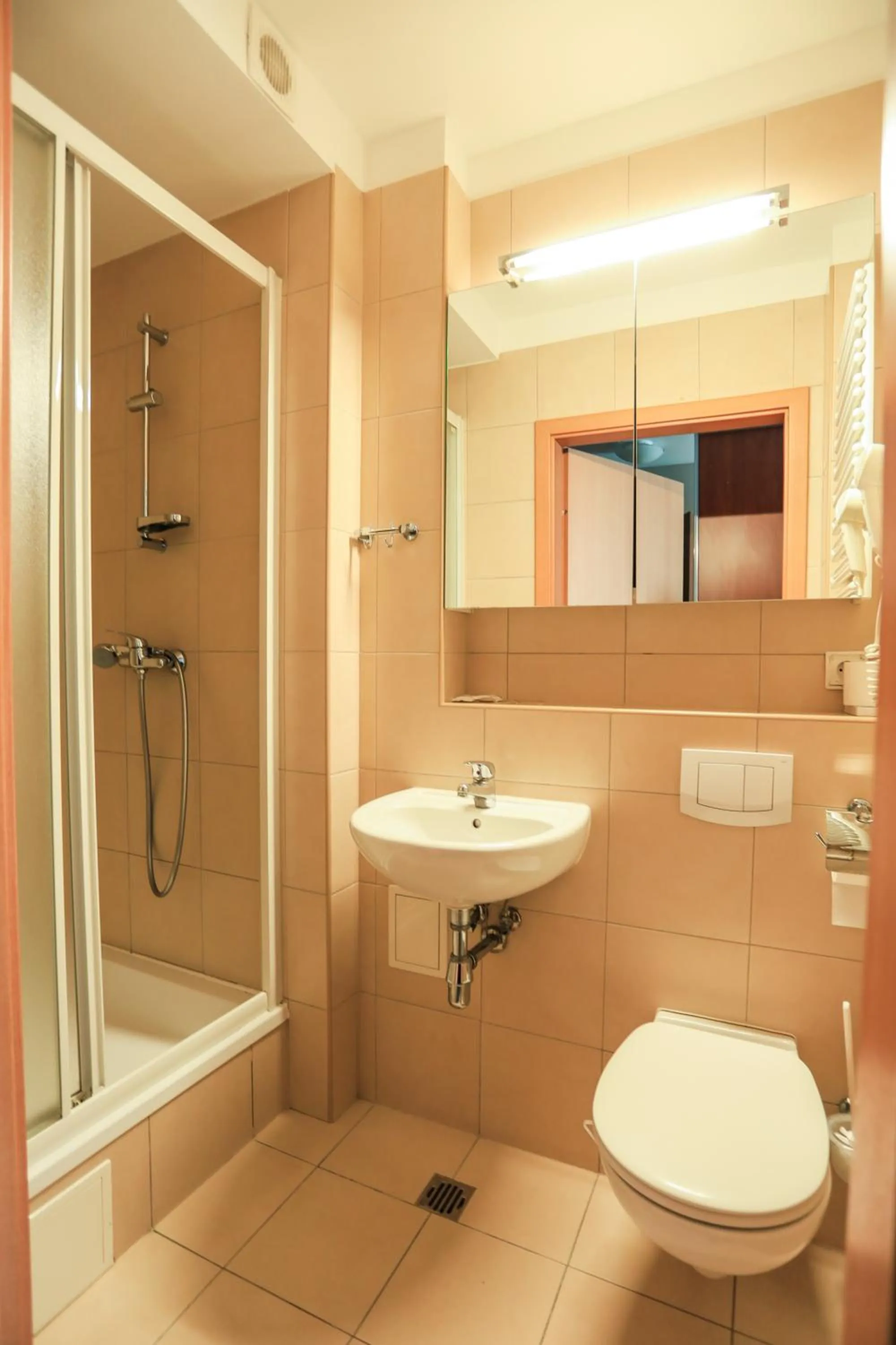 Shower in Hotel Krakowiak