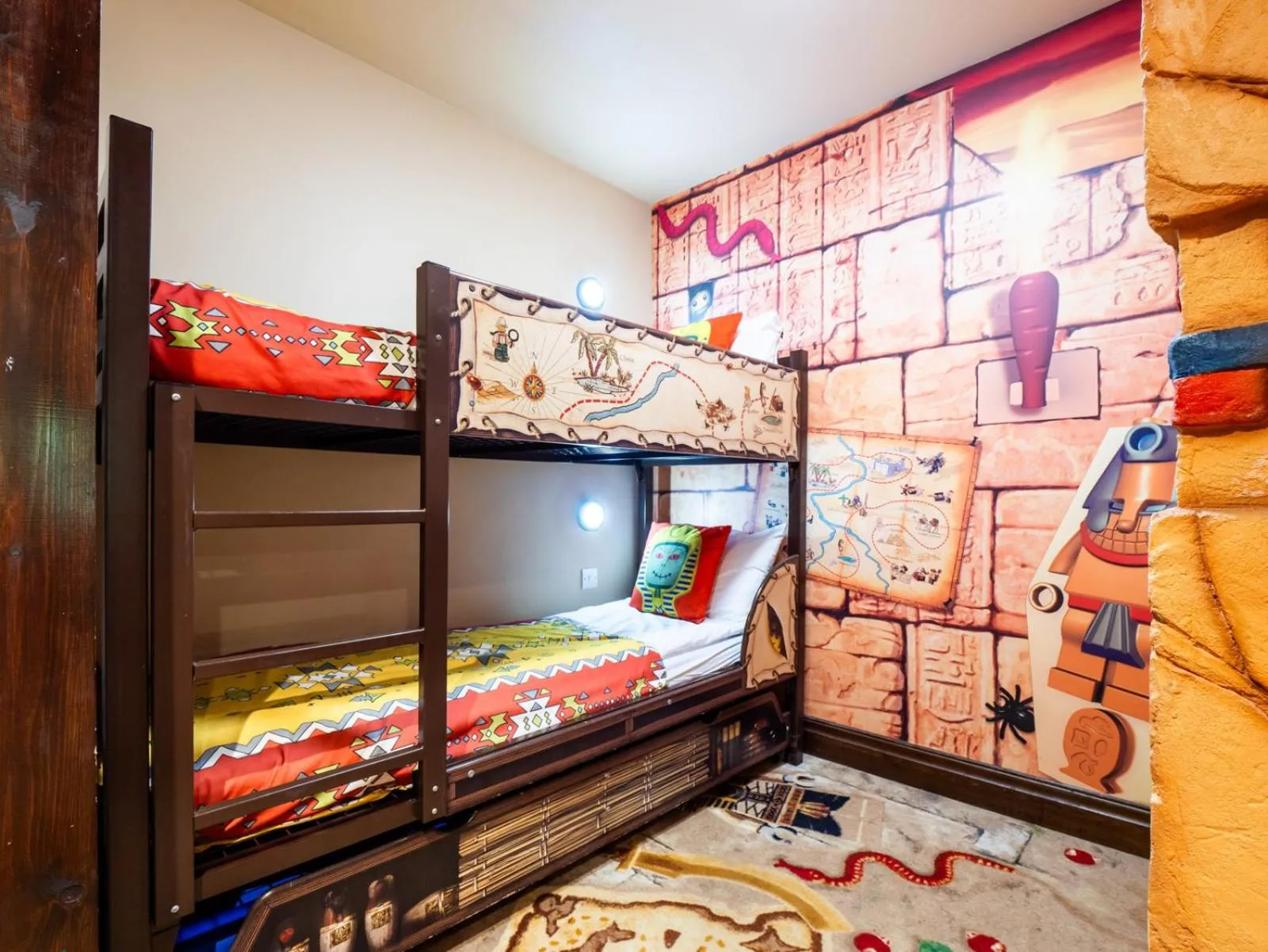 bunk bed, Bed in LEGOLAND(R) Windsor Resort