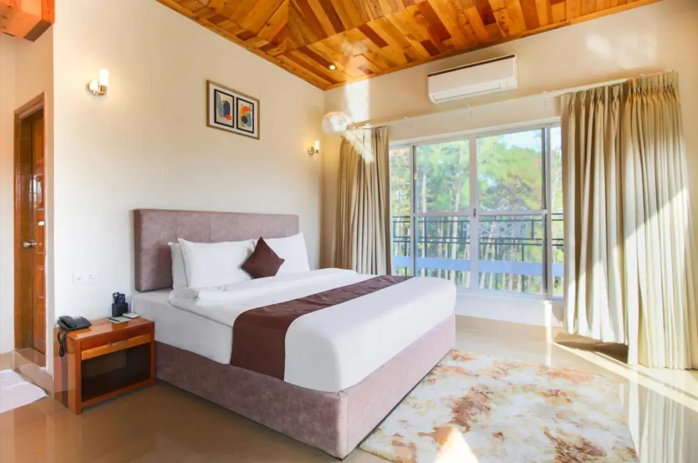 Lake view suite with bathtub in La Nicholas Lake View by Summit Hotels Lake view suite with bathtub in La Nicholas Lake View by Summit Hotels