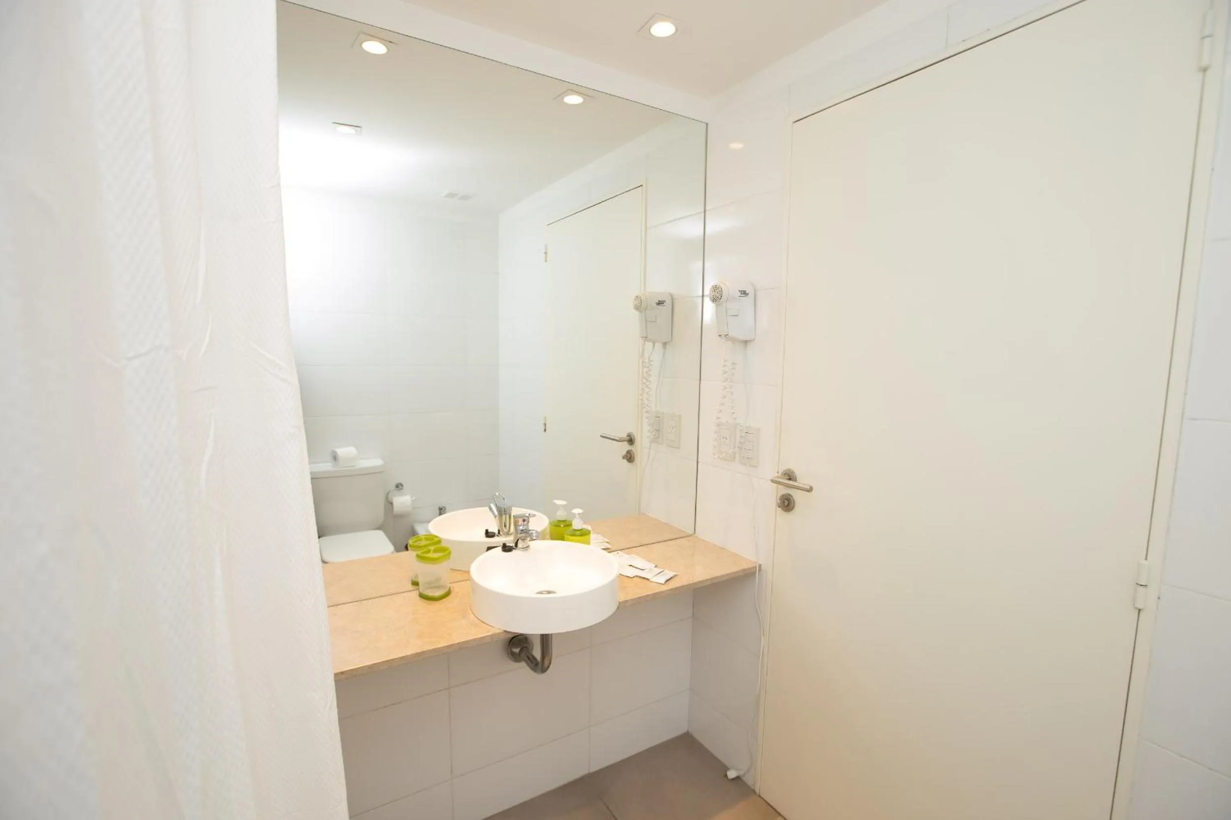 Bathroom in Babel Belgrano