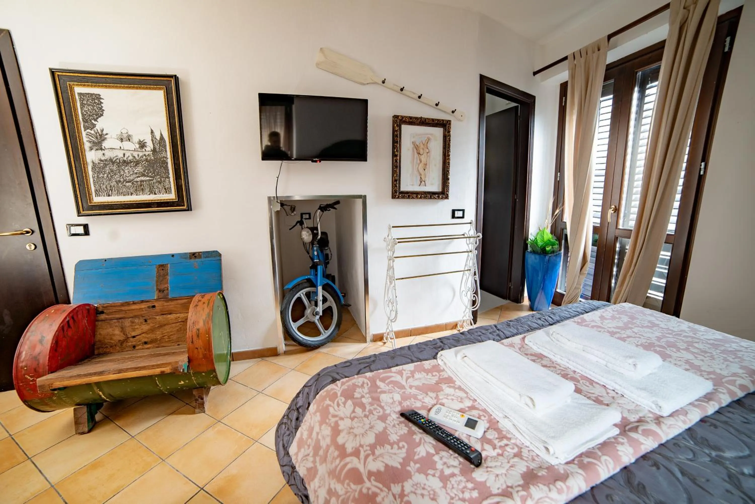 Bed in Porta di Castro Hotel & Pool