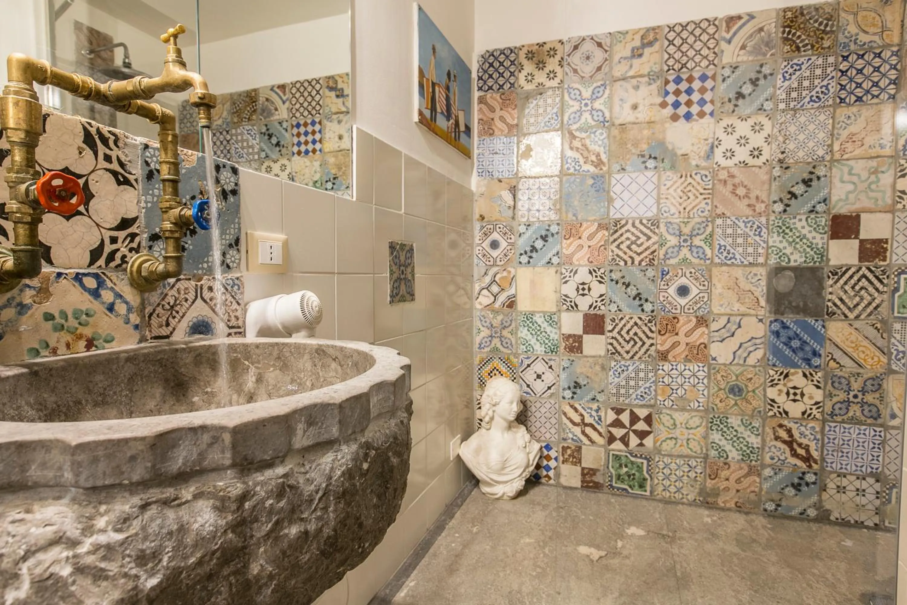 Bathroom in Porta di Castro Hotel & Pool