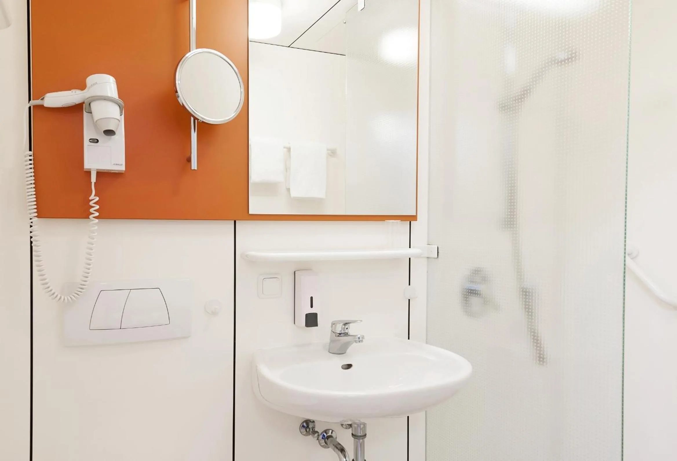 Bathroom in Bildungshaus St. Bernhard - Wohnen und Tagen