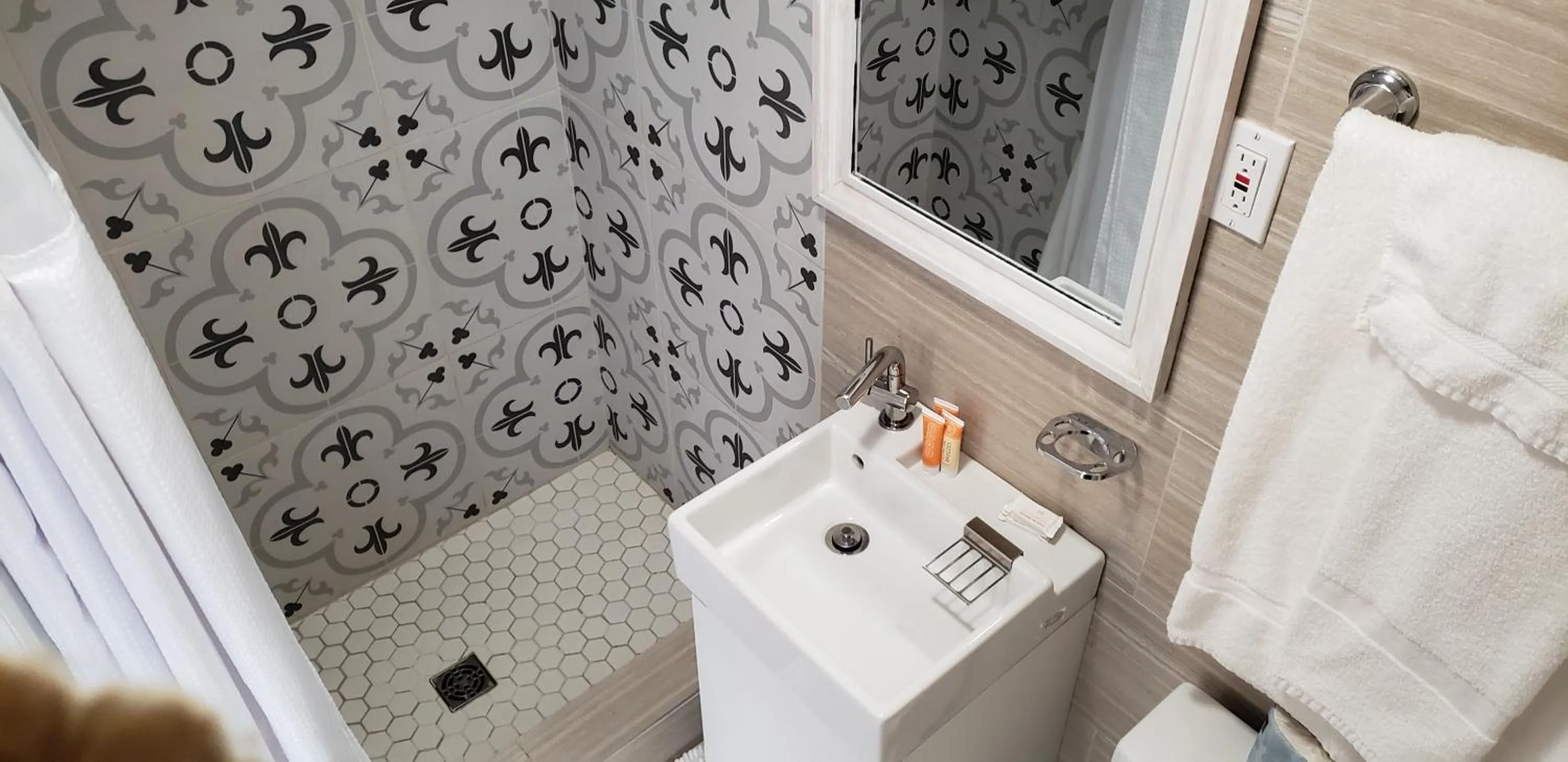 Shower in Jones Beach Hotel