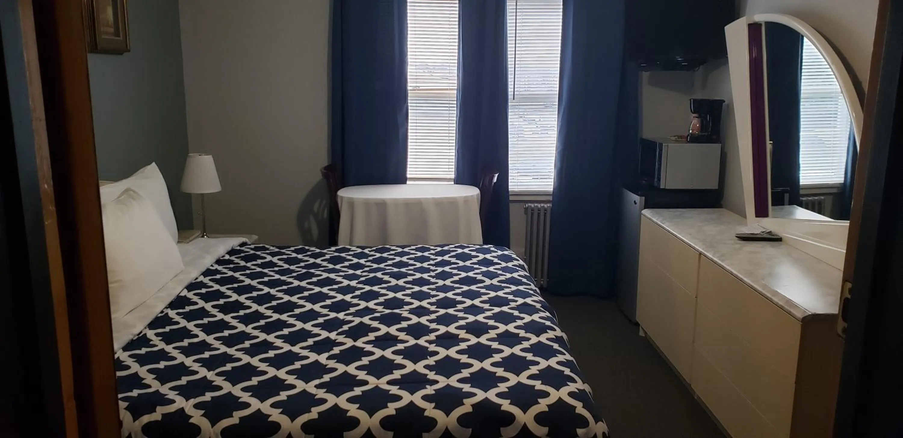 Photo of the whole room, Bed in Jones Beach Hotel