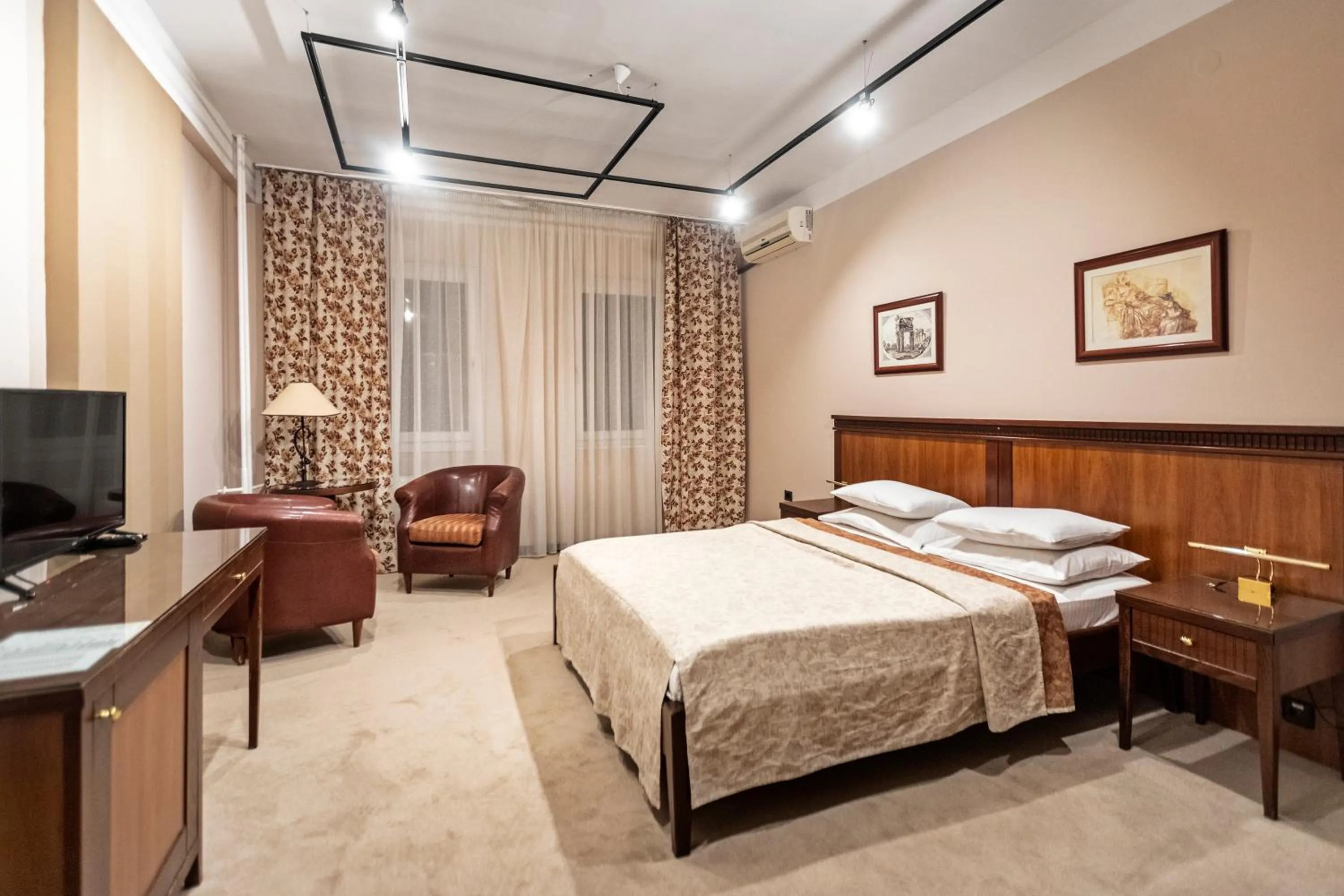 The Regent Club Hotel