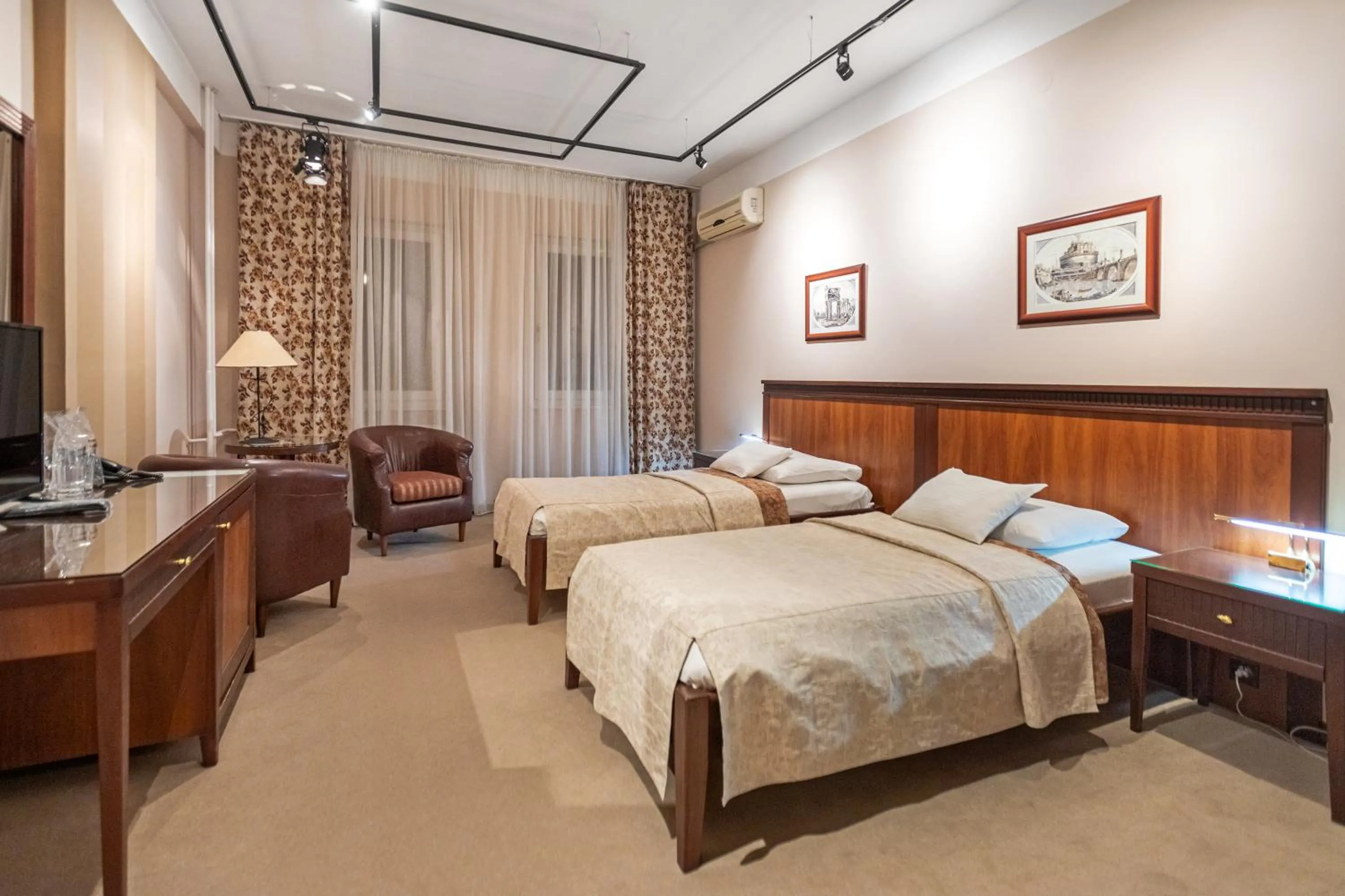 Twin Room - single occupancy in The Regent Club Hotel