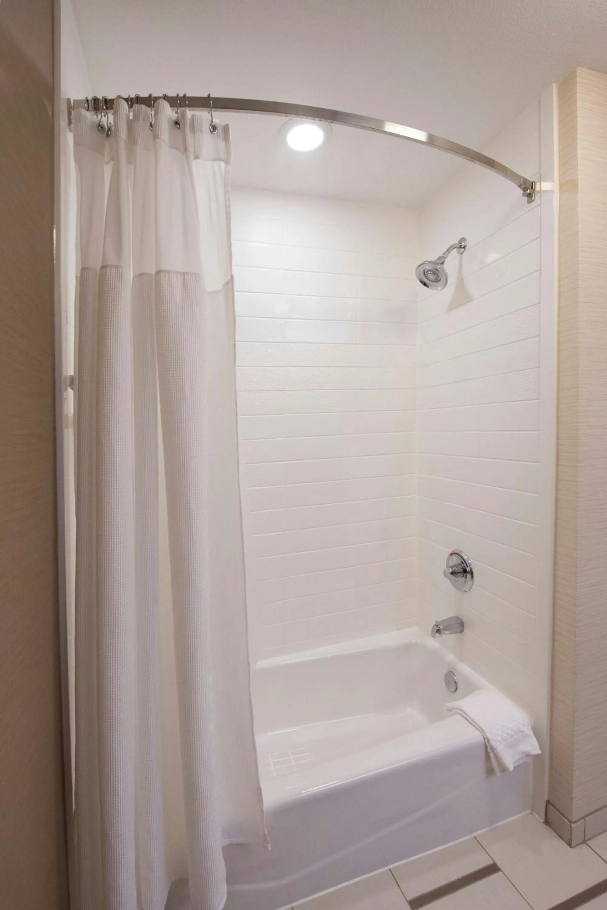 Bathroom in Fairfield Inn & Suites by Marriott Lynchburg Liberty University