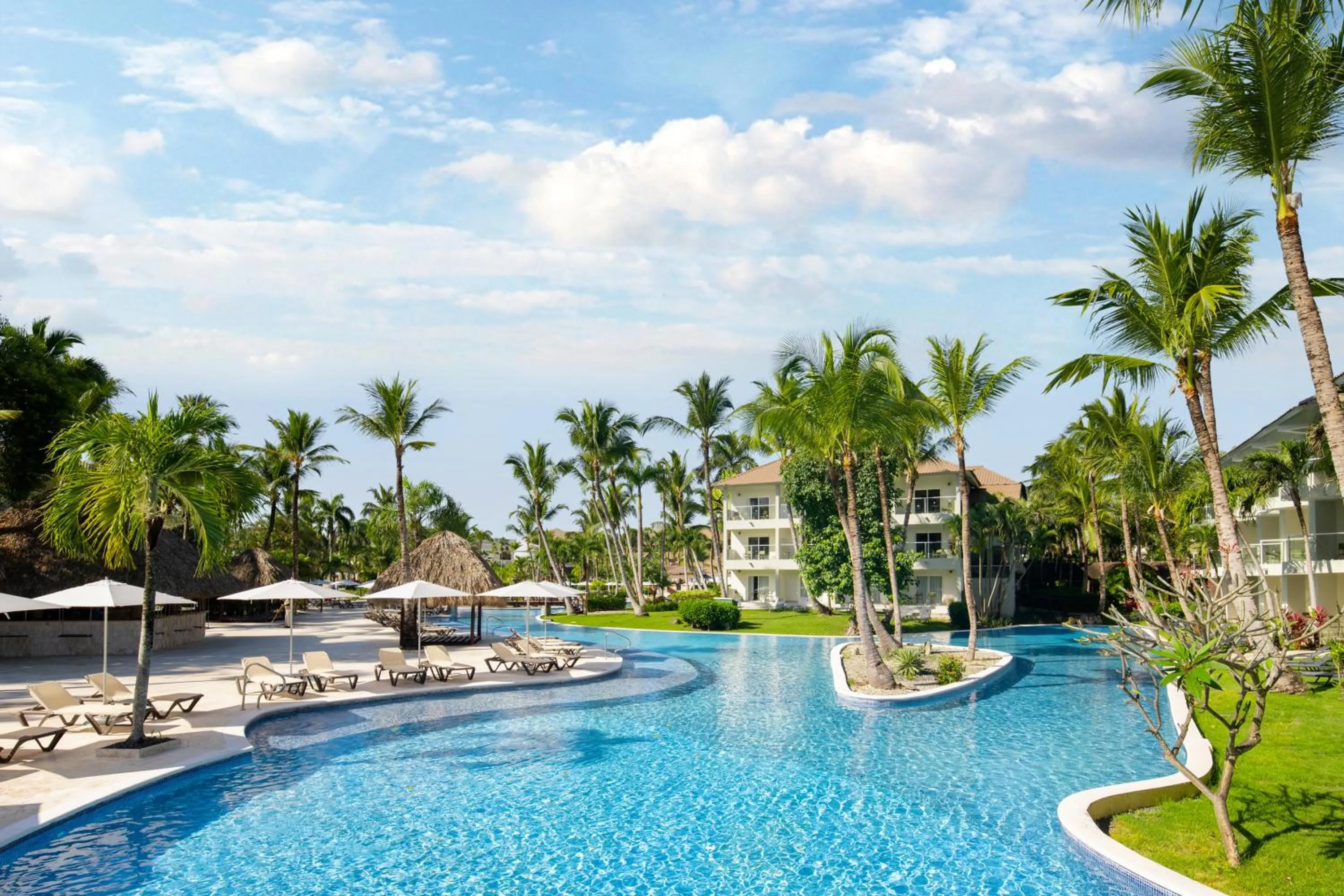 Swimming pool in Wyndham Alltra Punta Cana All Inclusive Resort