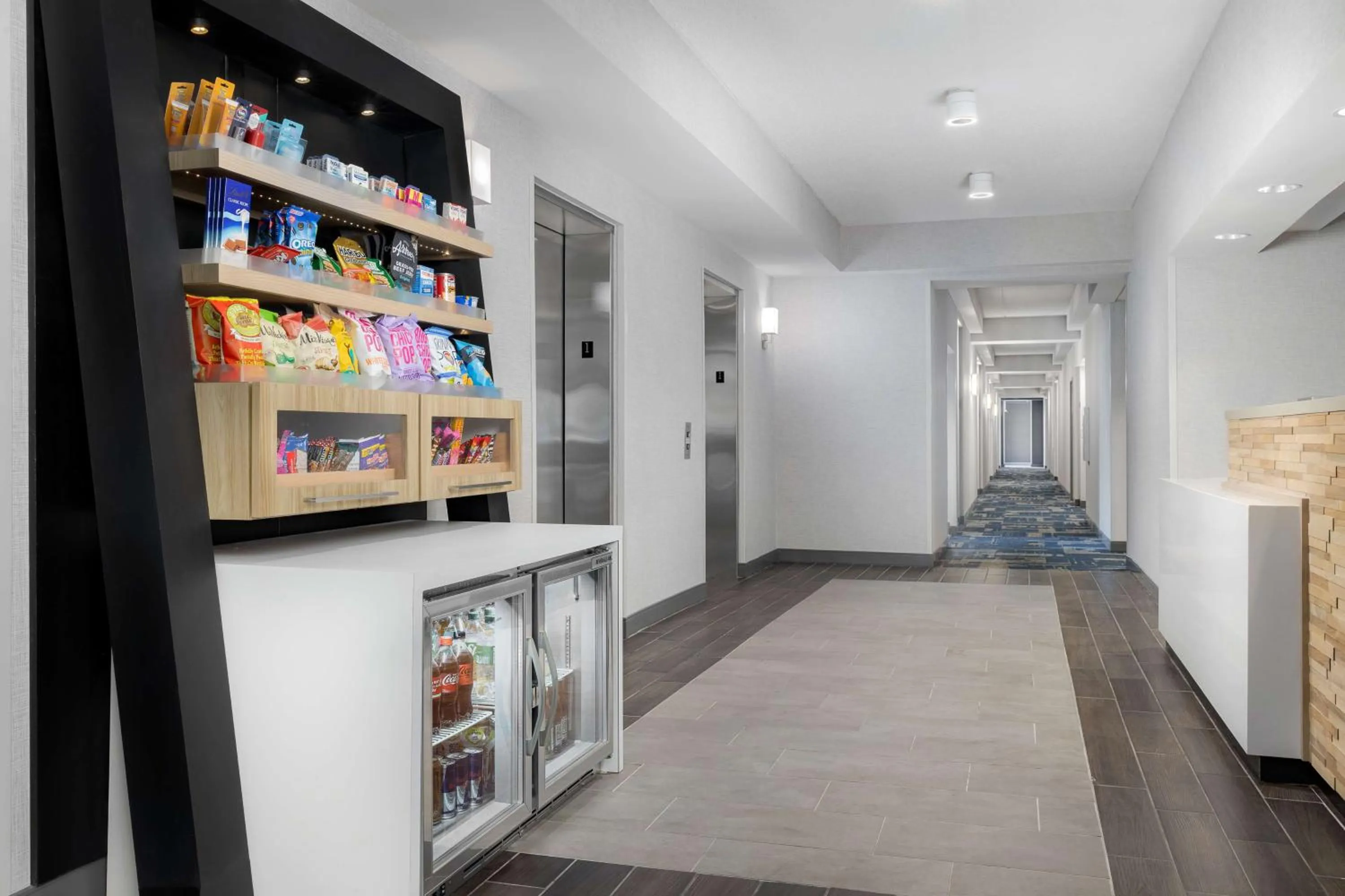 Restaurant/places to eat in Hampton Inn Louisville Airport Fair/Expo Center