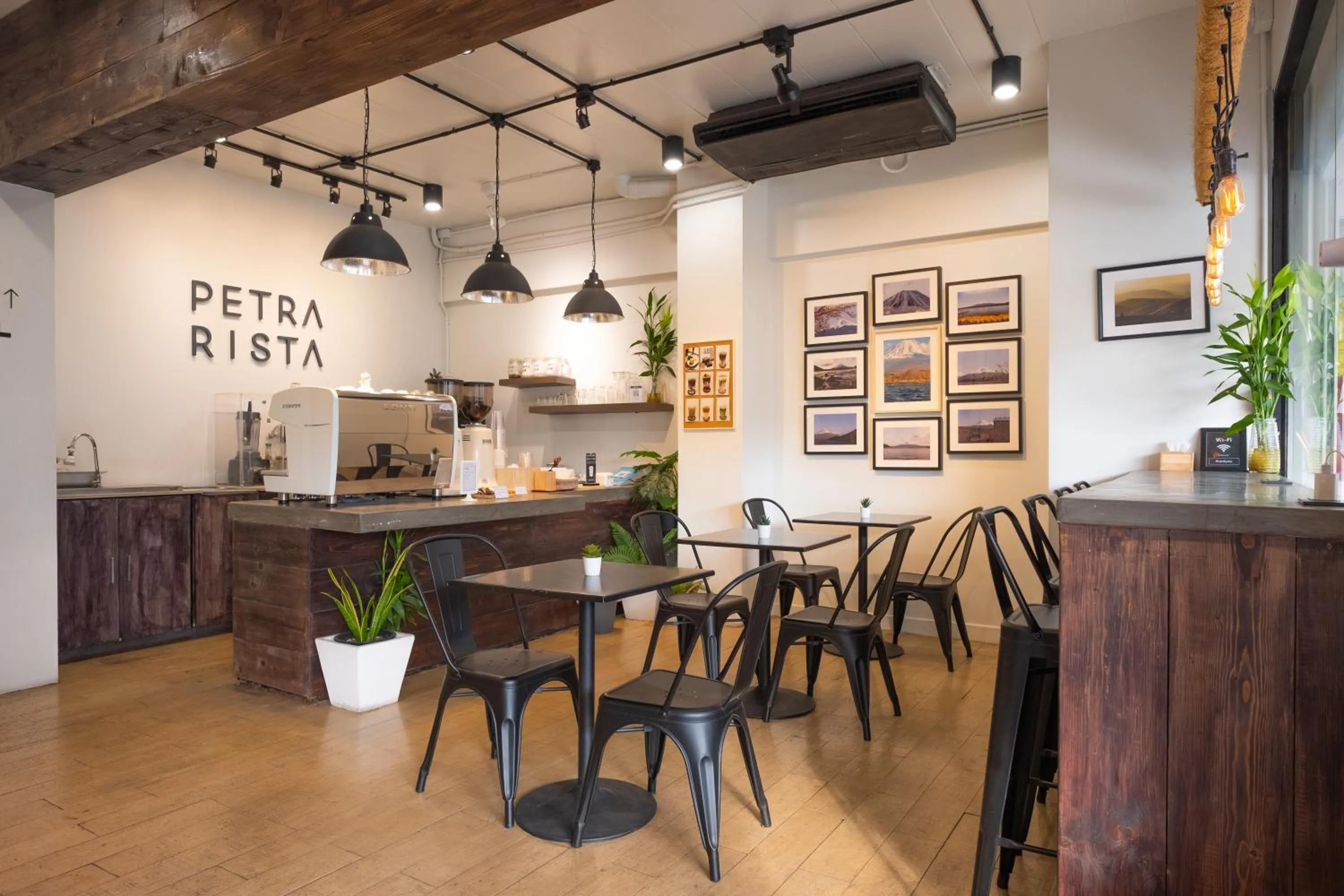 Restaurant/places to eat in Petra Poshtel Donmuang