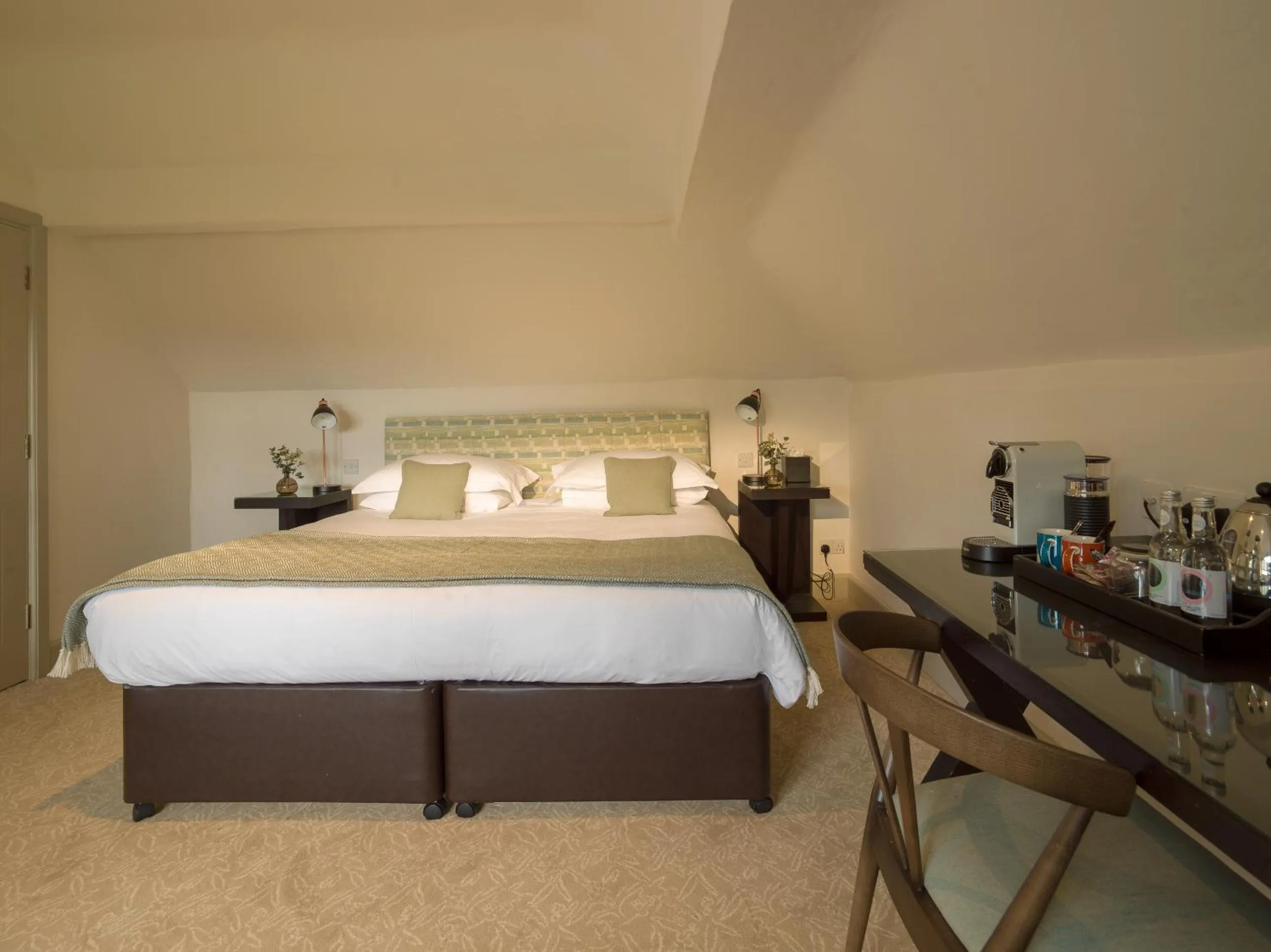 Bedroom, Bed in Old Swan & Minster Mill