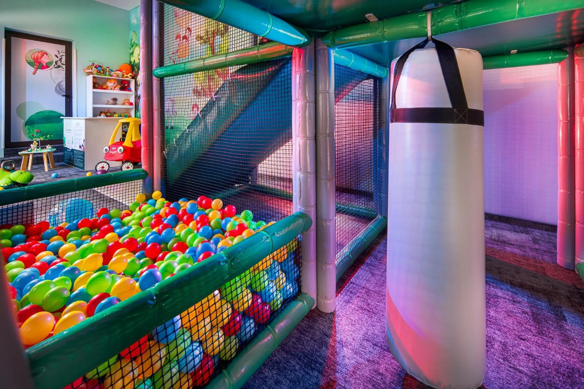 Kids's club in Boutique Complex Trakiets