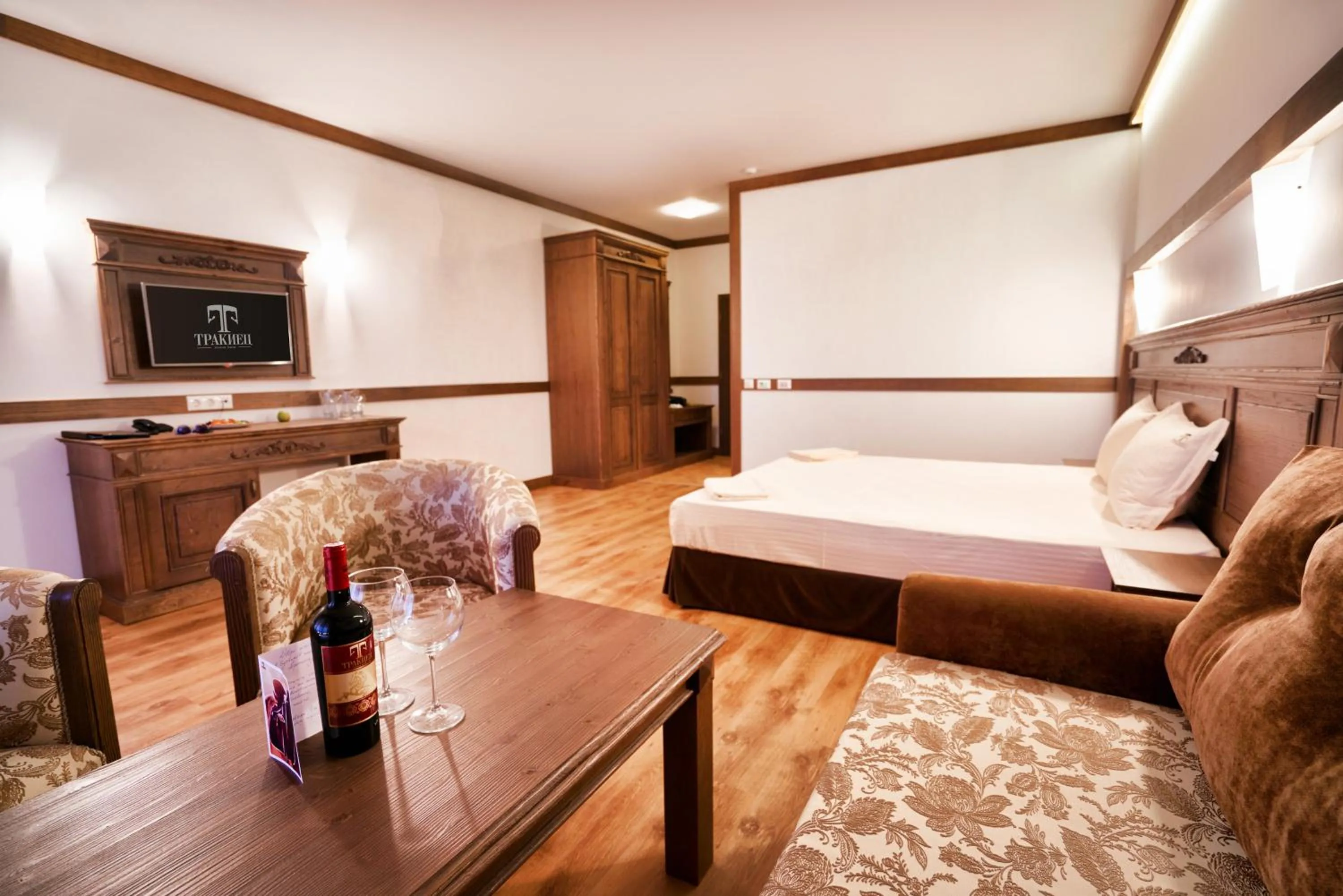 Photo of the whole room, Bed in Boutique Complex Trakiets