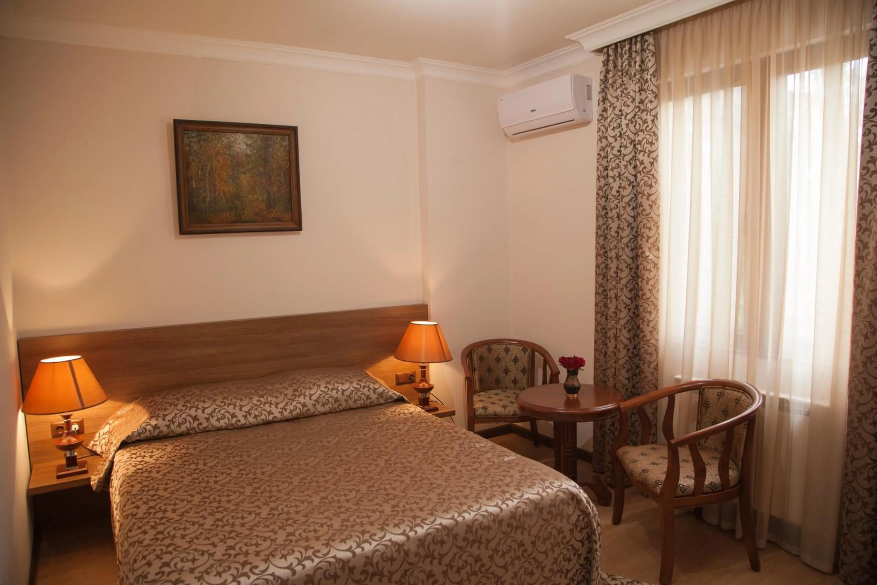 Seating area, Bed in Hin Yerevantsi Hotel