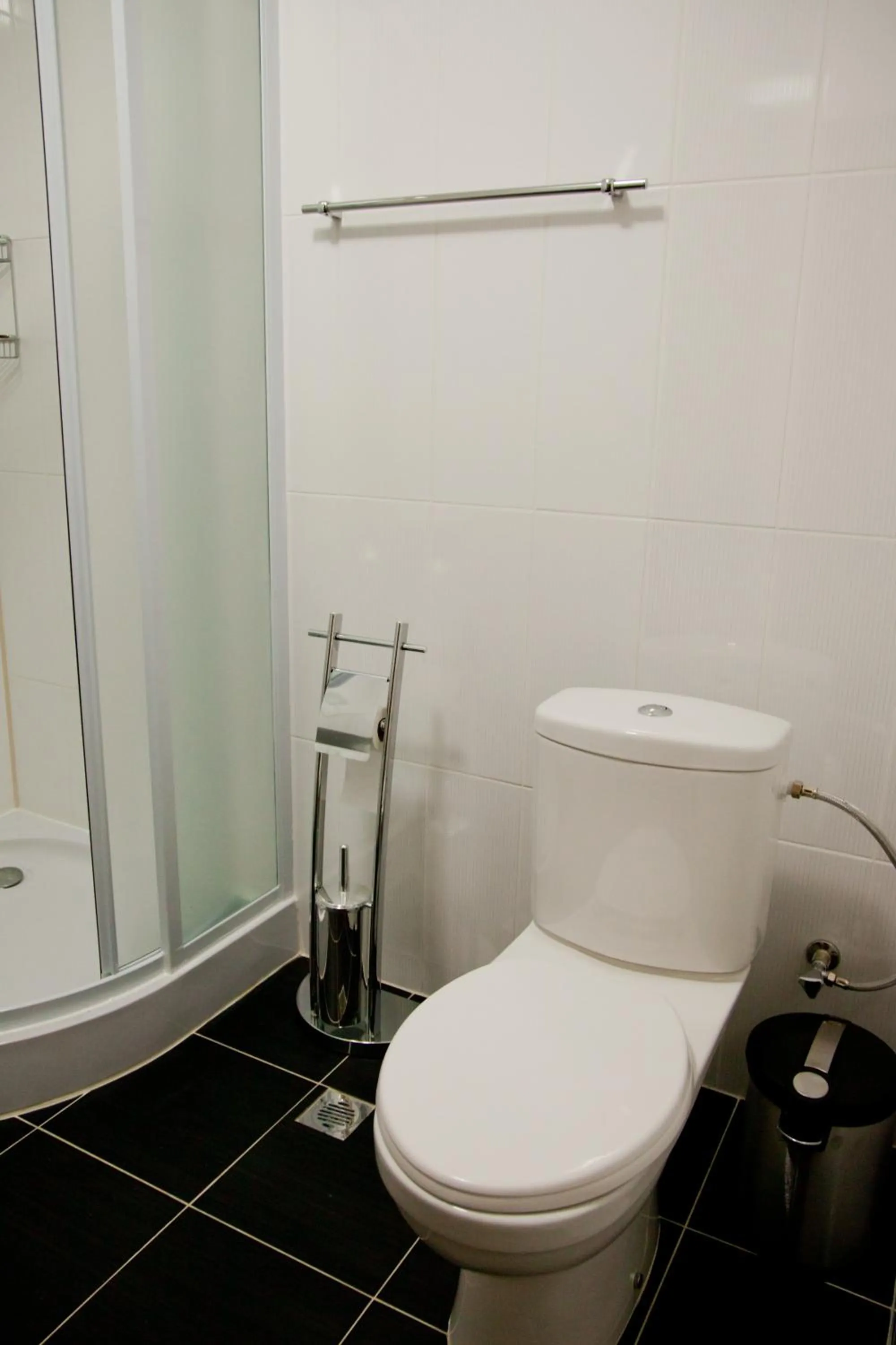 Toilet in Hin Yerevantsi Hotel