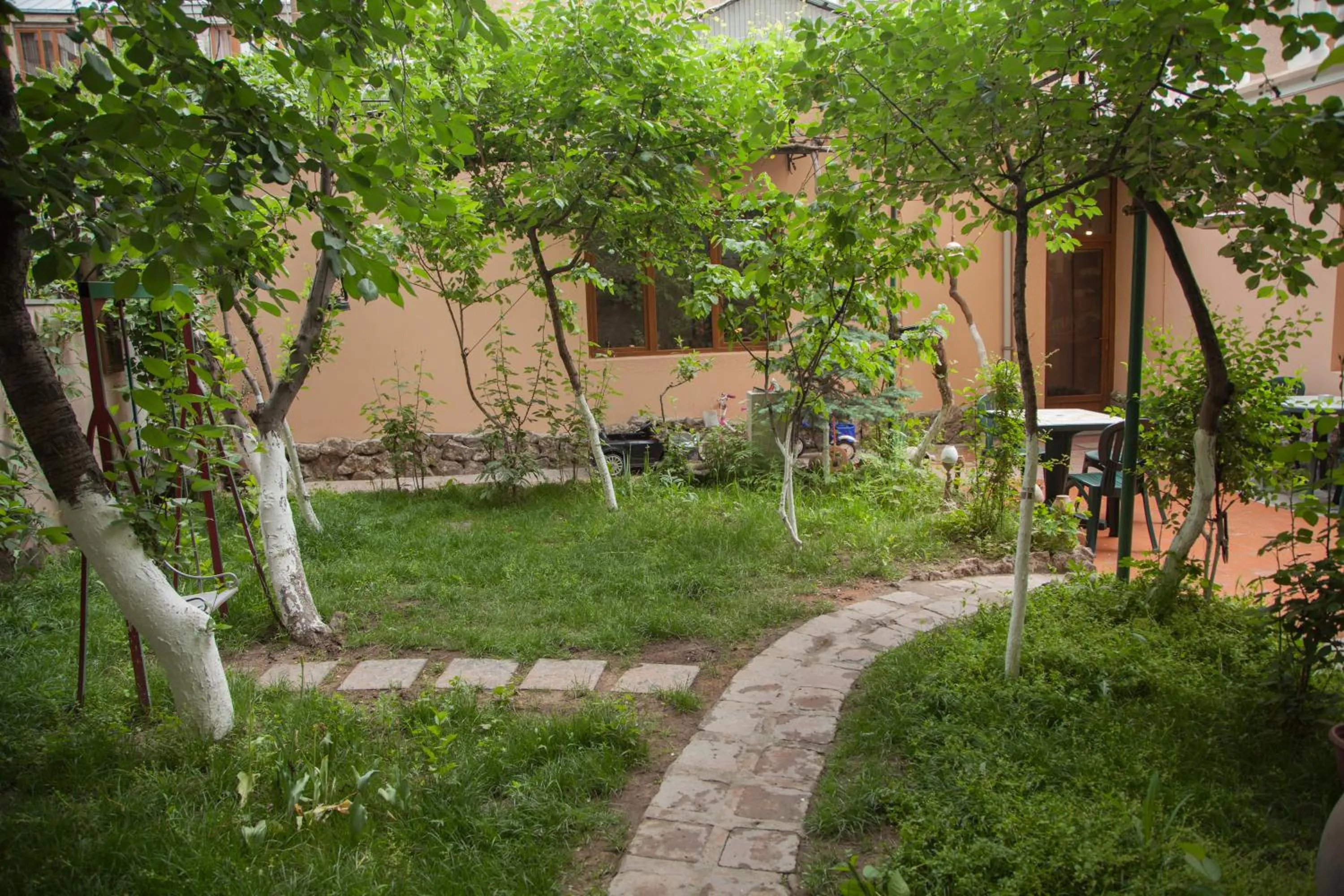 Garden in Hin Yerevantsi Hotel