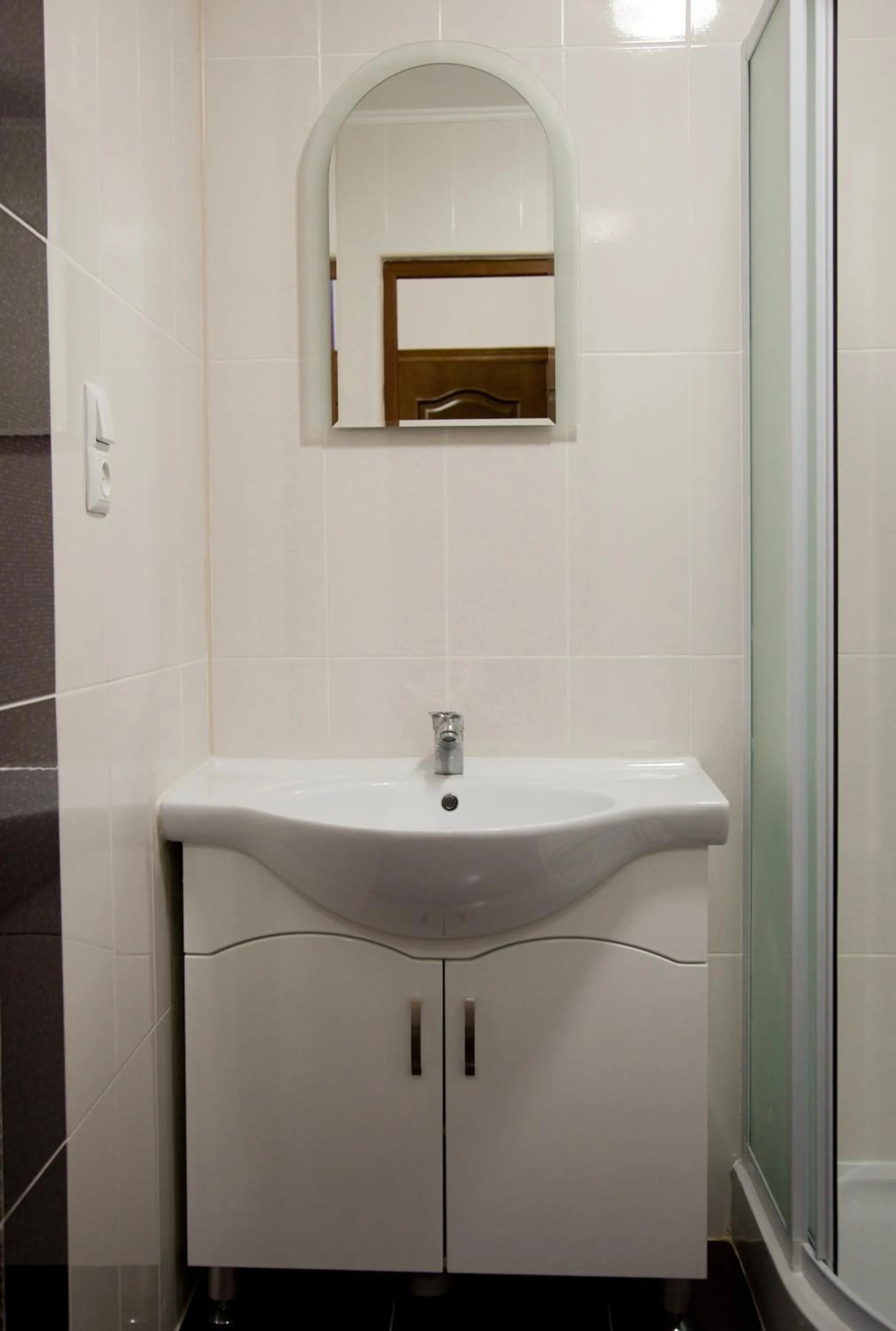 Bathroom in Hin Yerevantsi Hotel