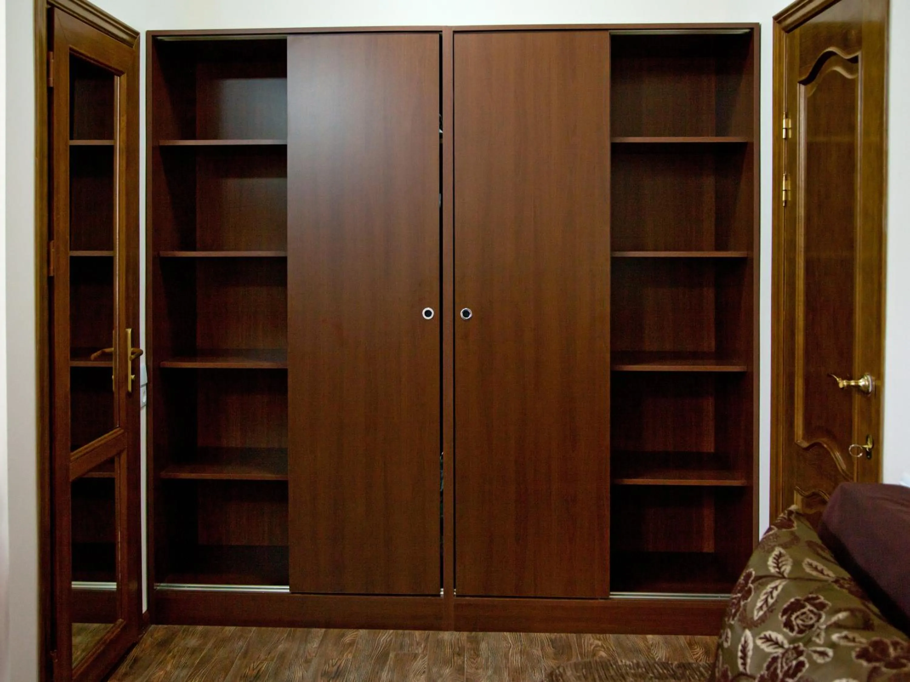 Decorative detail in Hin Yerevantsi Hotel