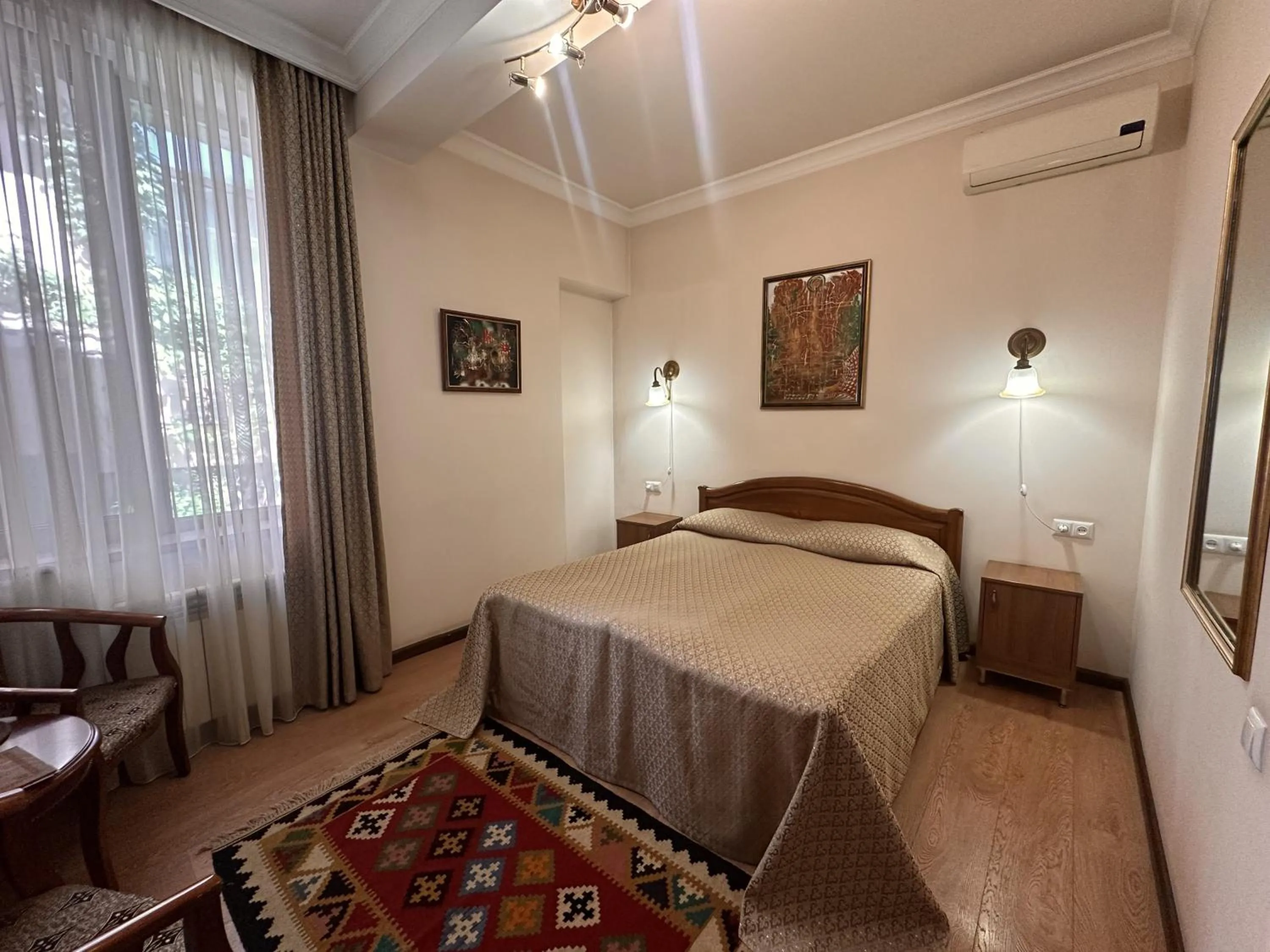 Bed in Hin Yerevantsi Hotel