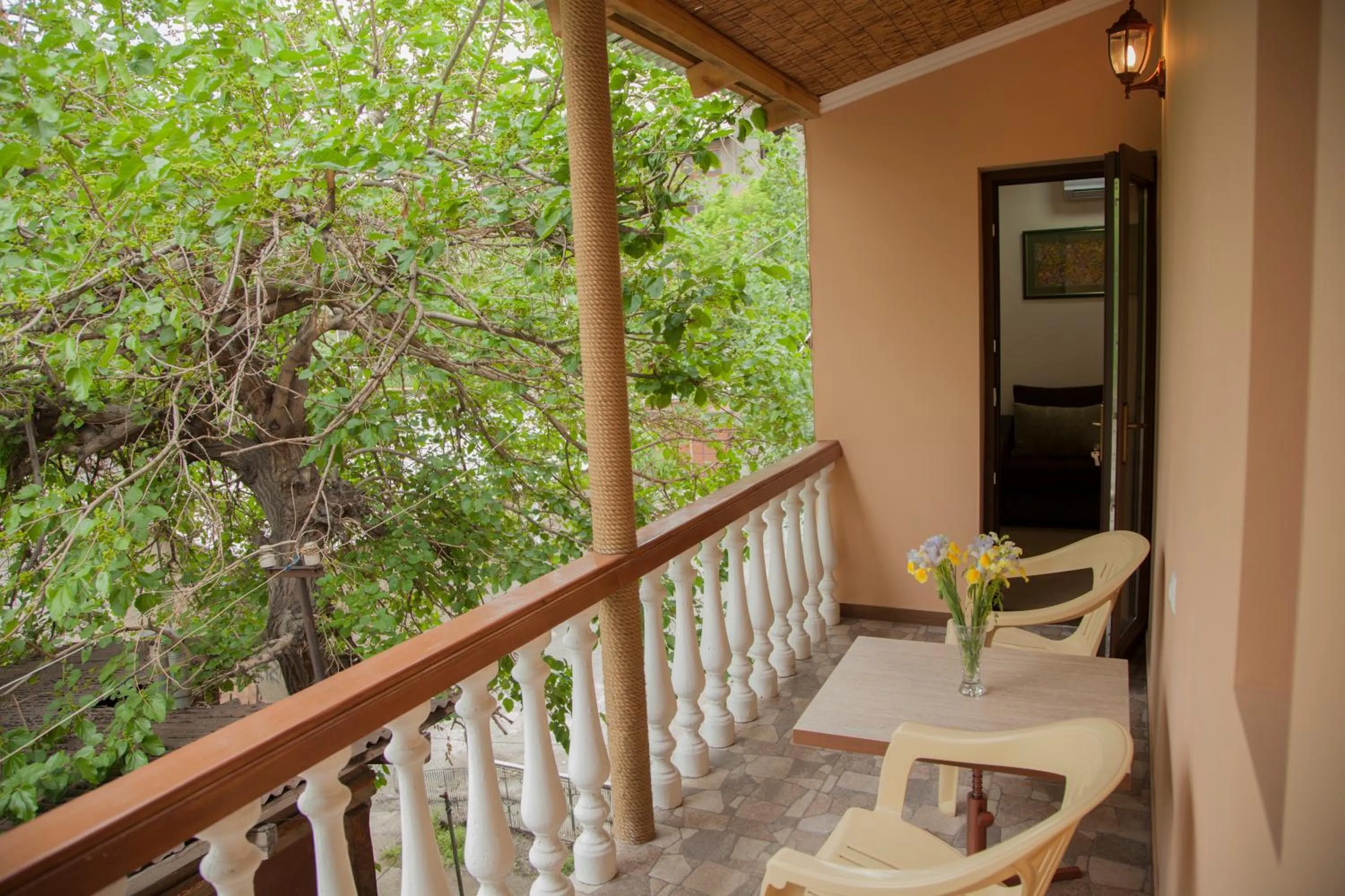 Balcony/Terrace in Hin Yerevantsi Hotel