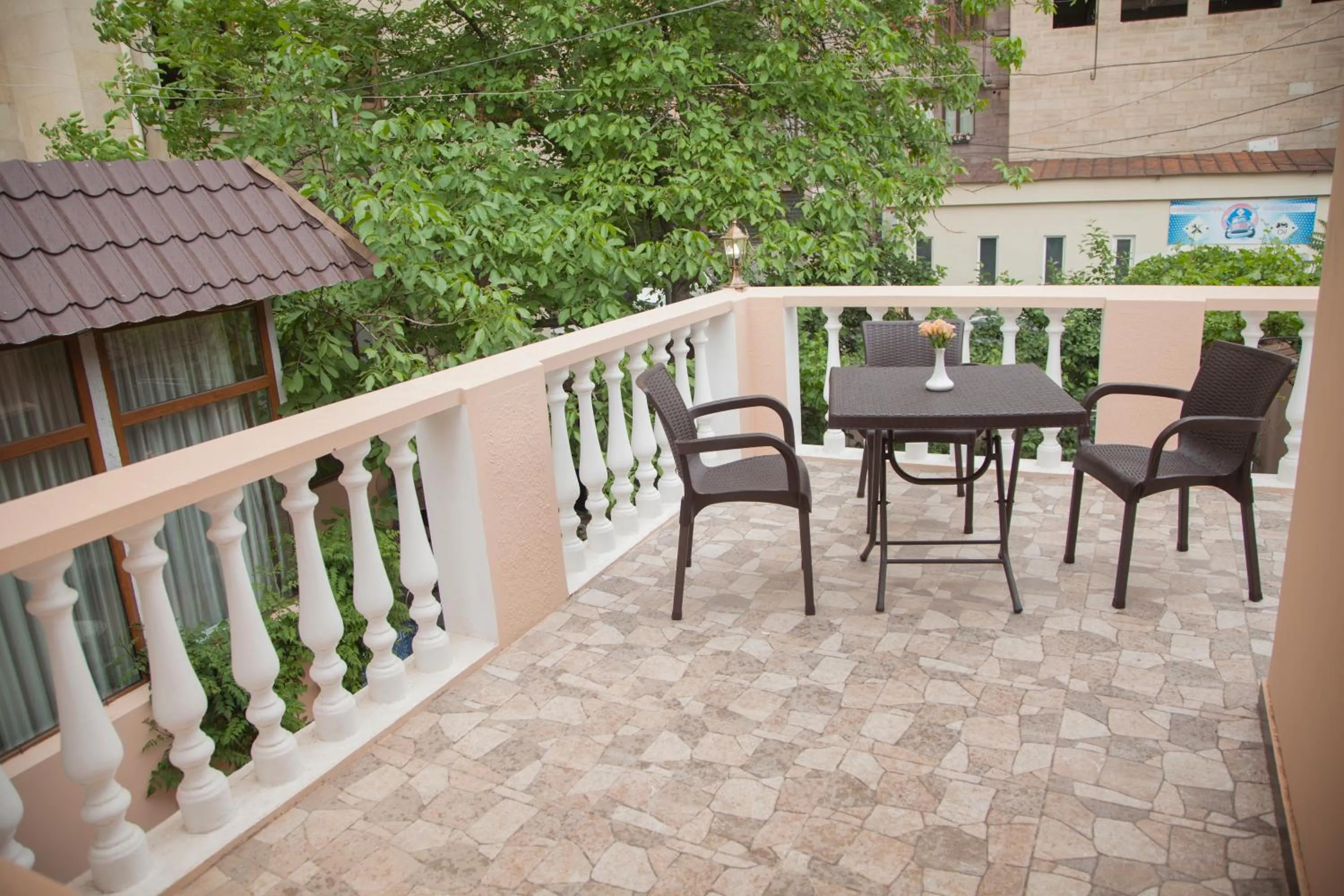 Balcony/Terrace in Hin Yerevantsi Hotel