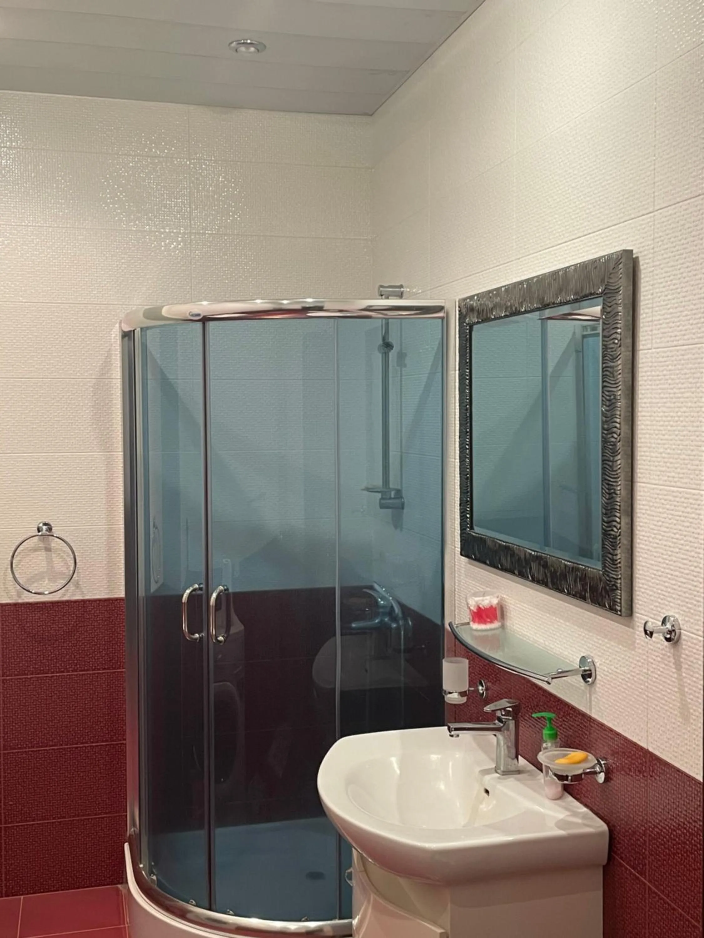 Bathroom in Hin Yerevantsi Hotel