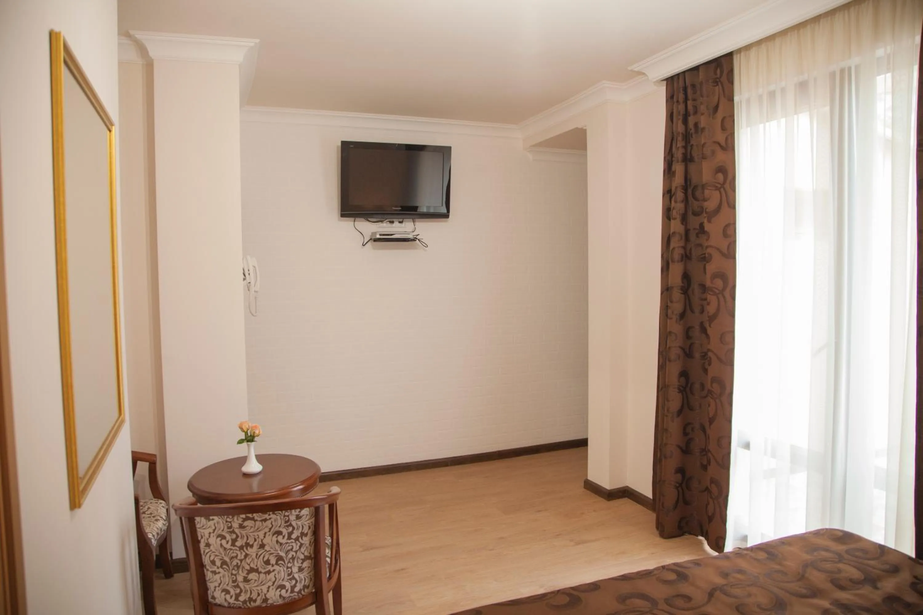 TV and multimedia, Bed in Hin Yerevantsi Hotel