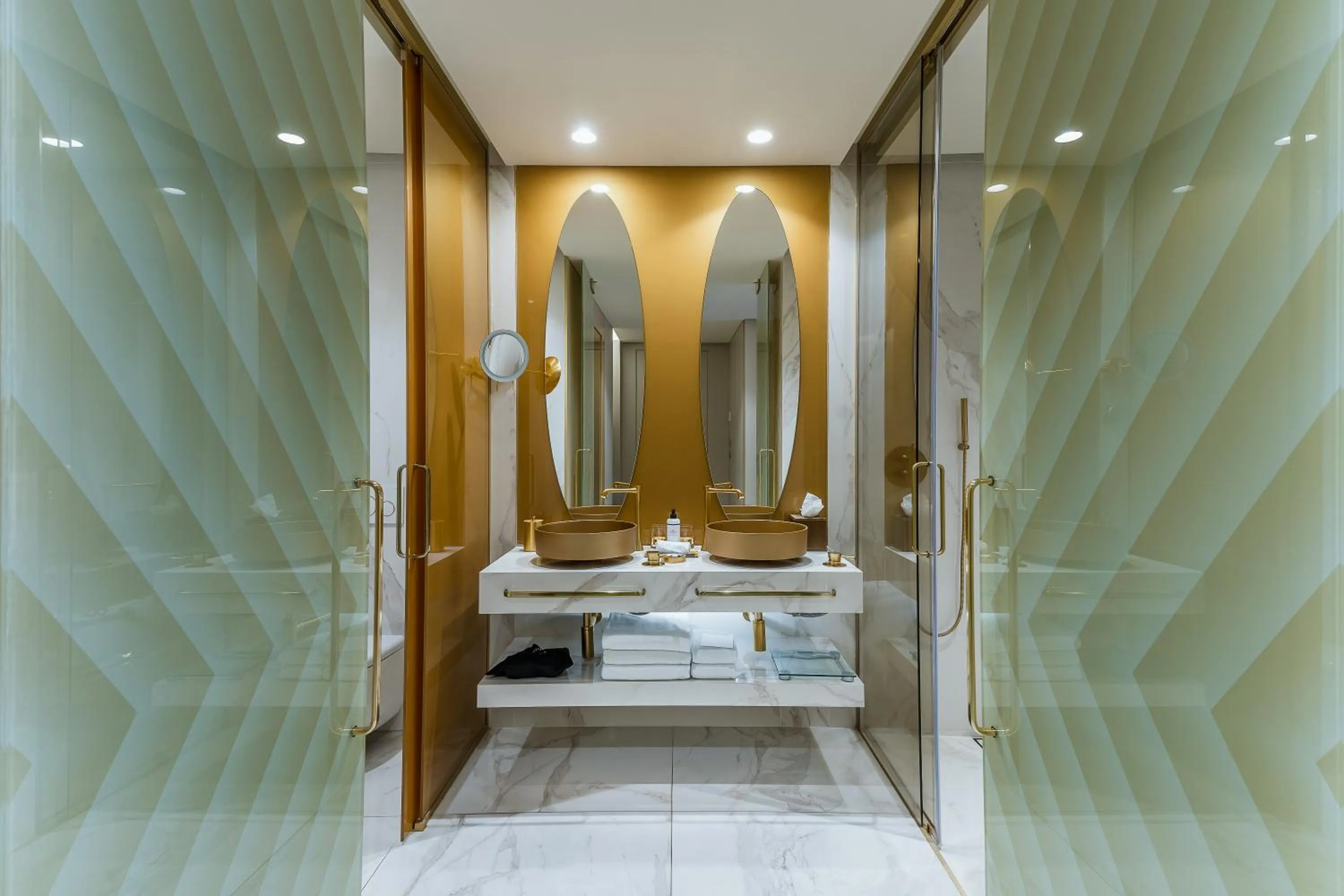 Bathroom in Savoy Palace - The Leading Hotels of the World - Savoy Signature
