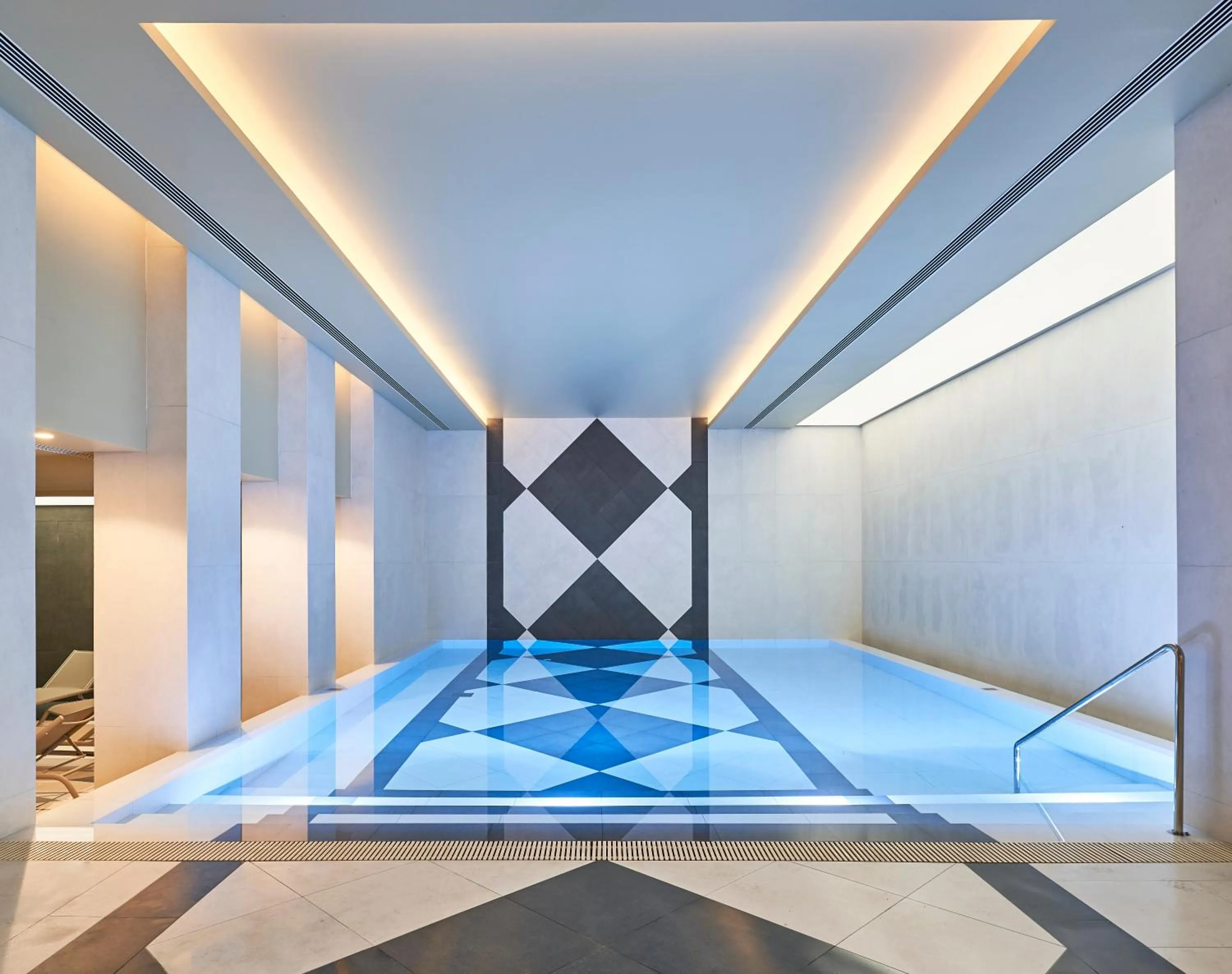 Swimming pool in Savoy Palace - The Leading Hotels of the World - Savoy Signature