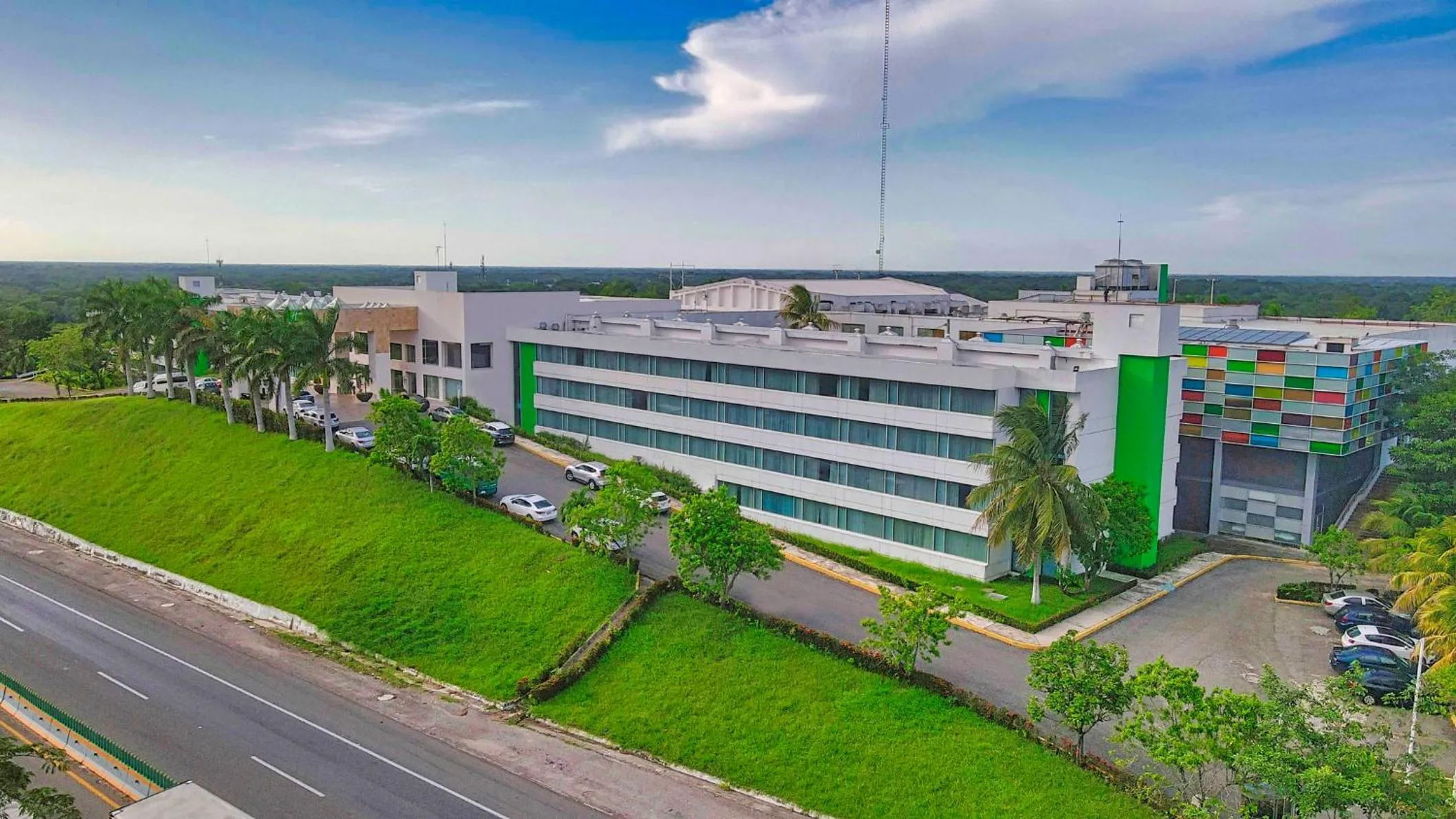 Property building in Holiday Inn - Villahermosa Aeropuerto by IHG