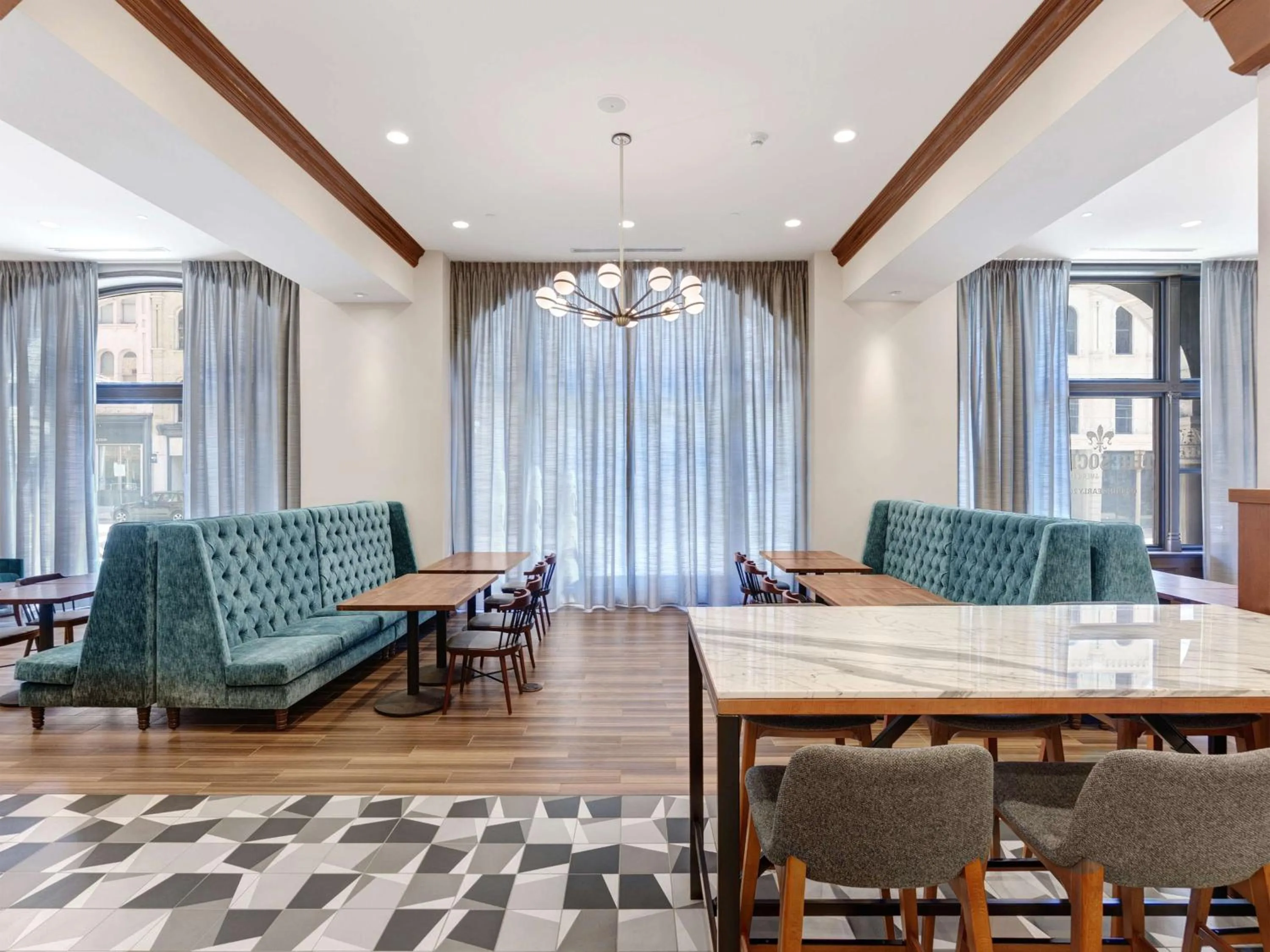 Restaurant/places to eat in Hilton Garden Inn Milwaukee Downtown