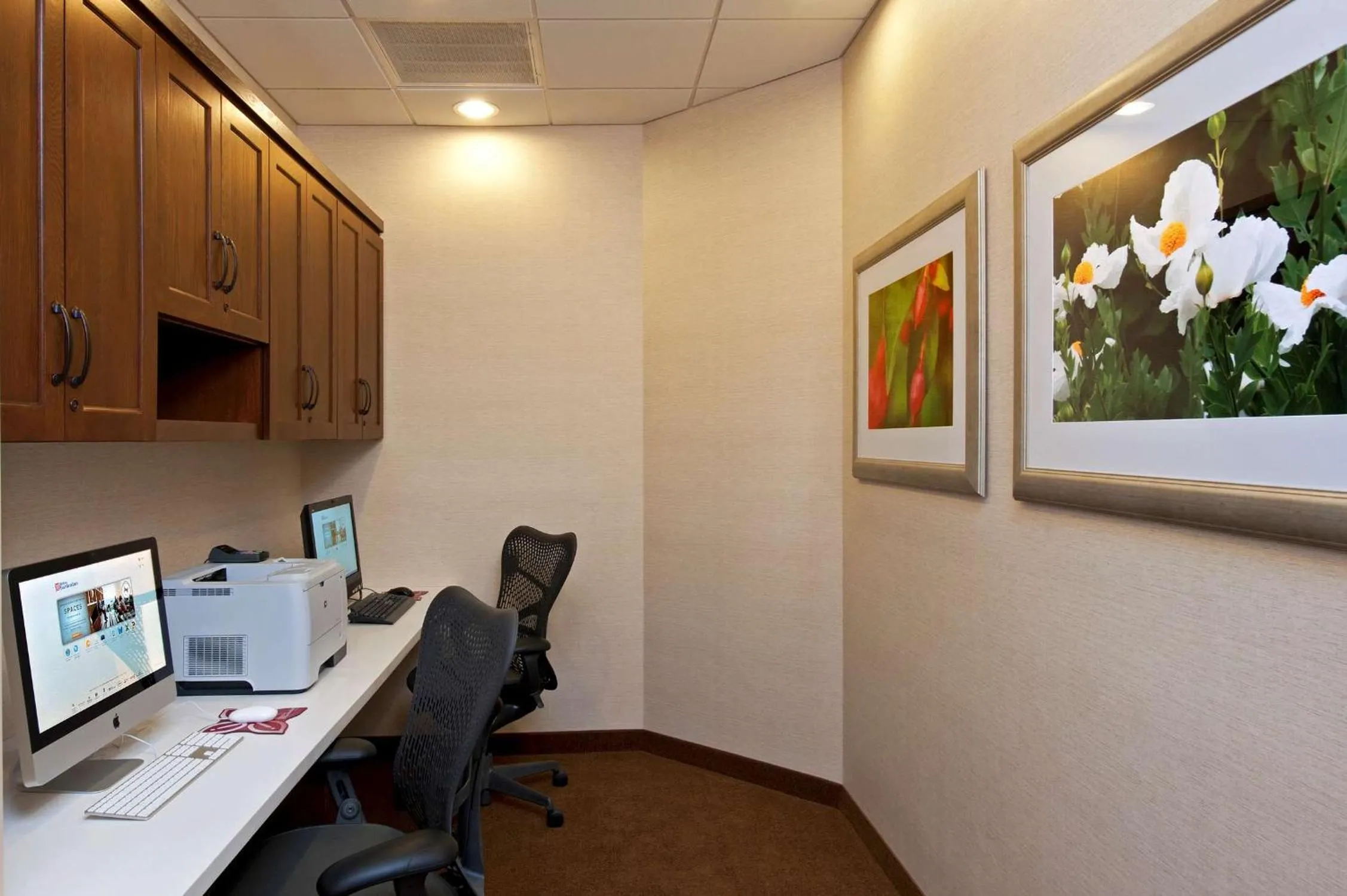 Business facilities in Hilton Garden Inn Milwaukee Downtown