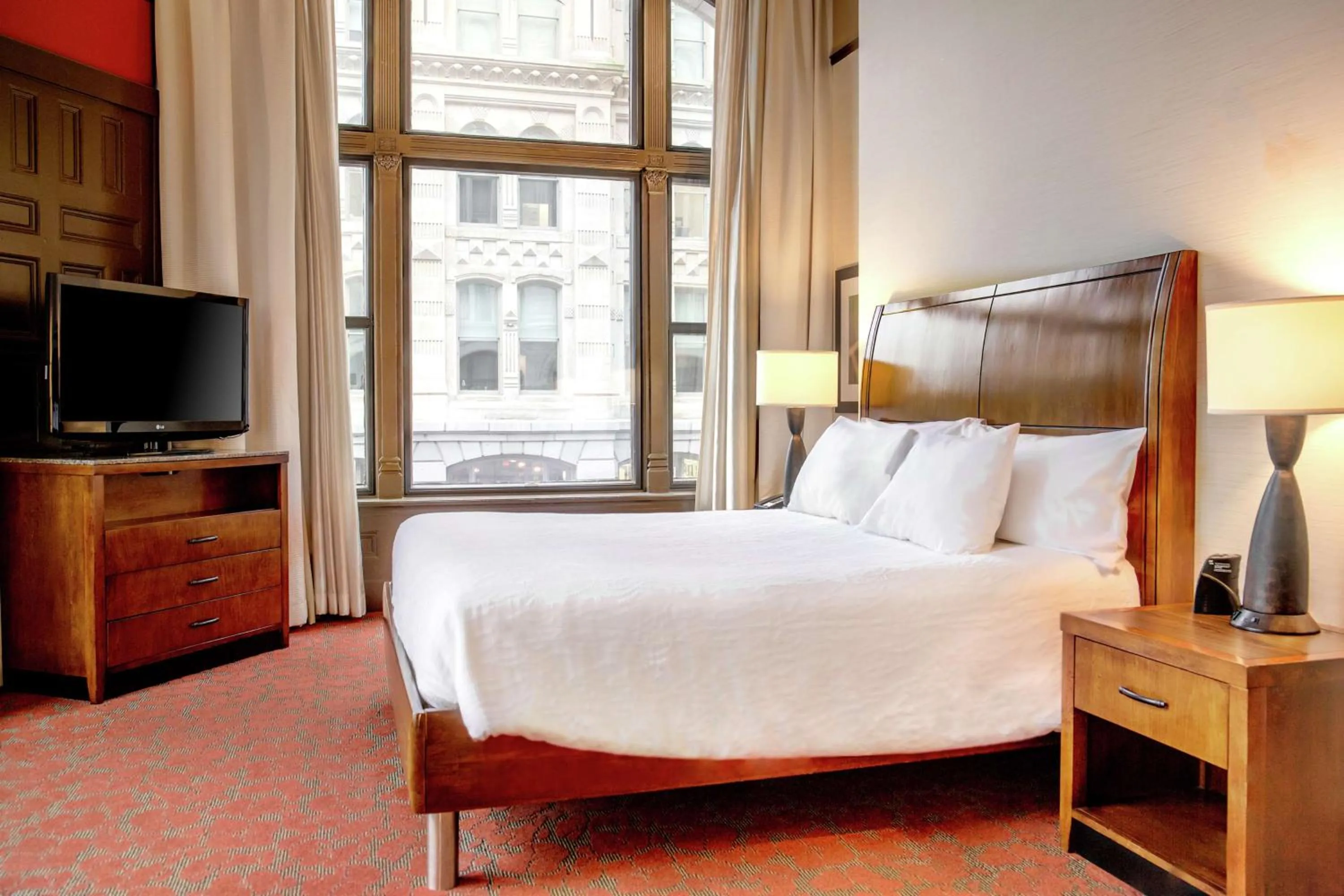 Bed in Hilton Garden Inn Milwaukee Downtown