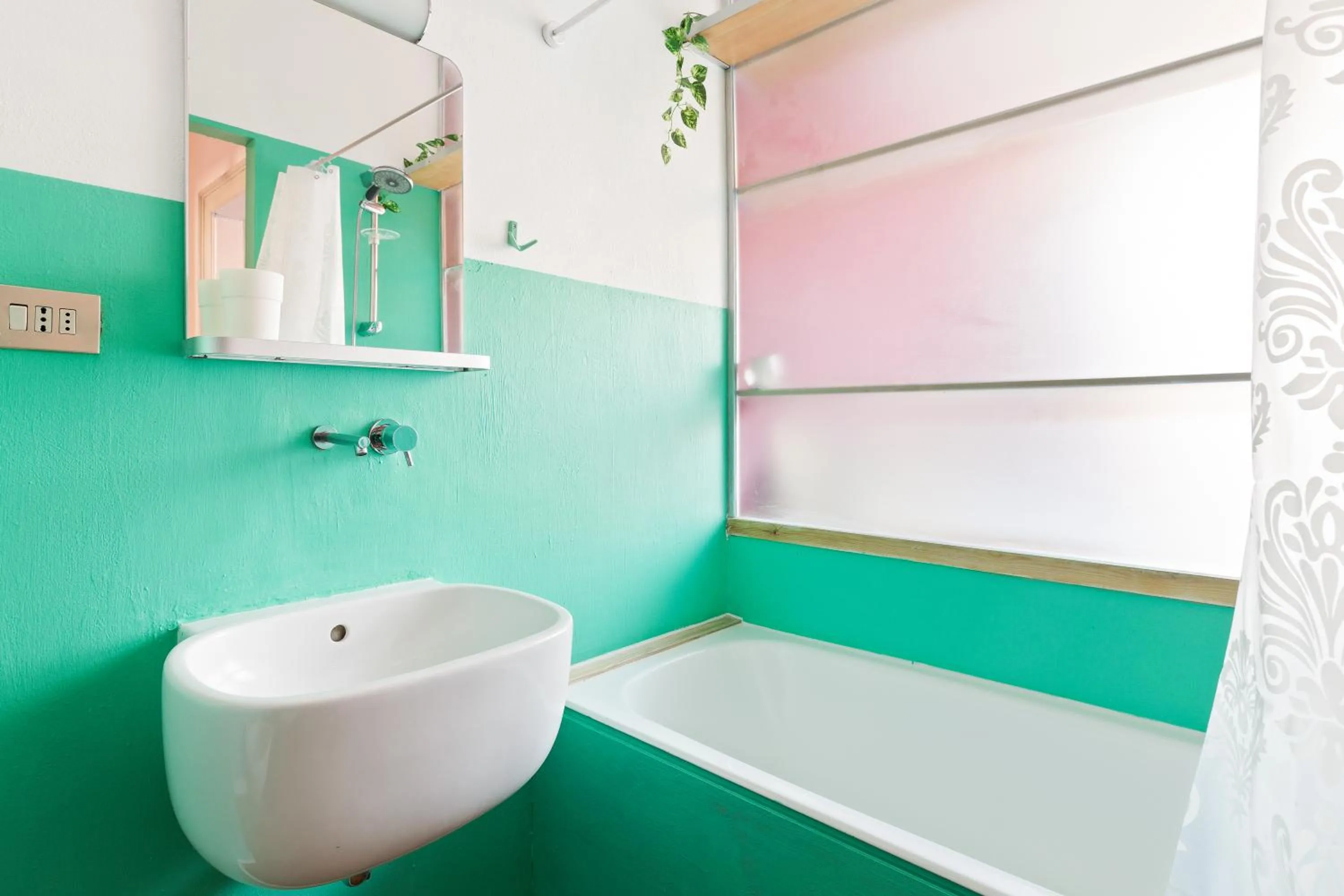 Bathroom in GuestHost - Corso Buenos Aires Colourful Flat