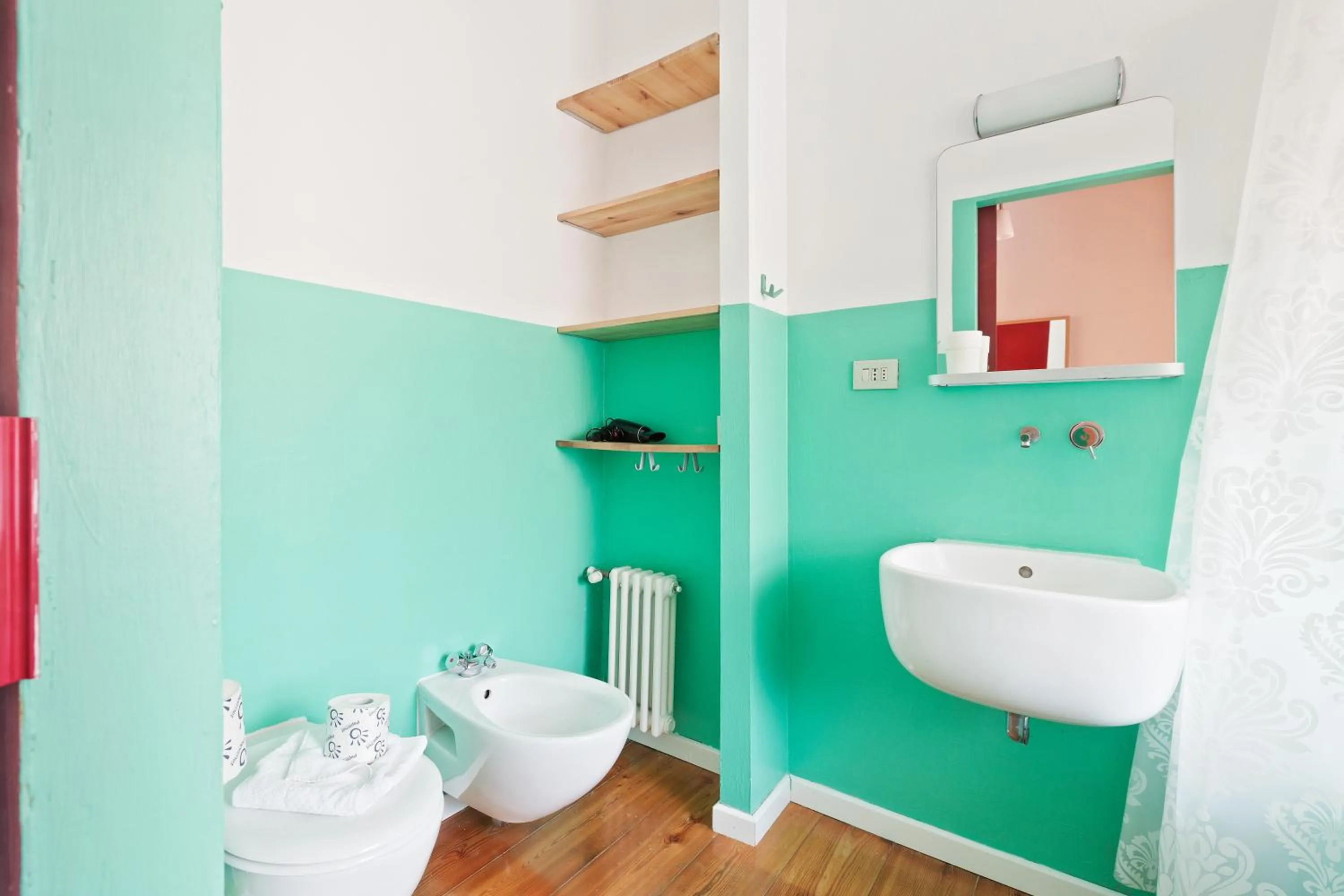 Bathroom in GuestHost - Corso Buenos Aires Colourful Flat