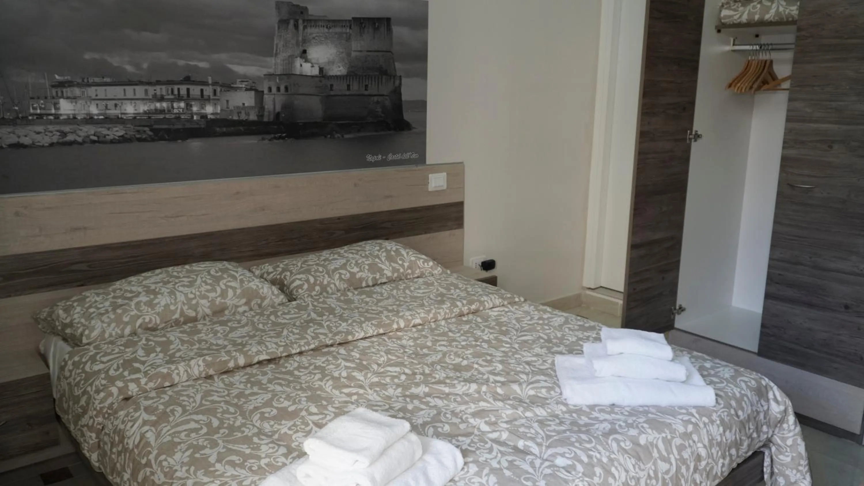 View (from property/room), Bed in Donna Vicenza Bed & Breakfast