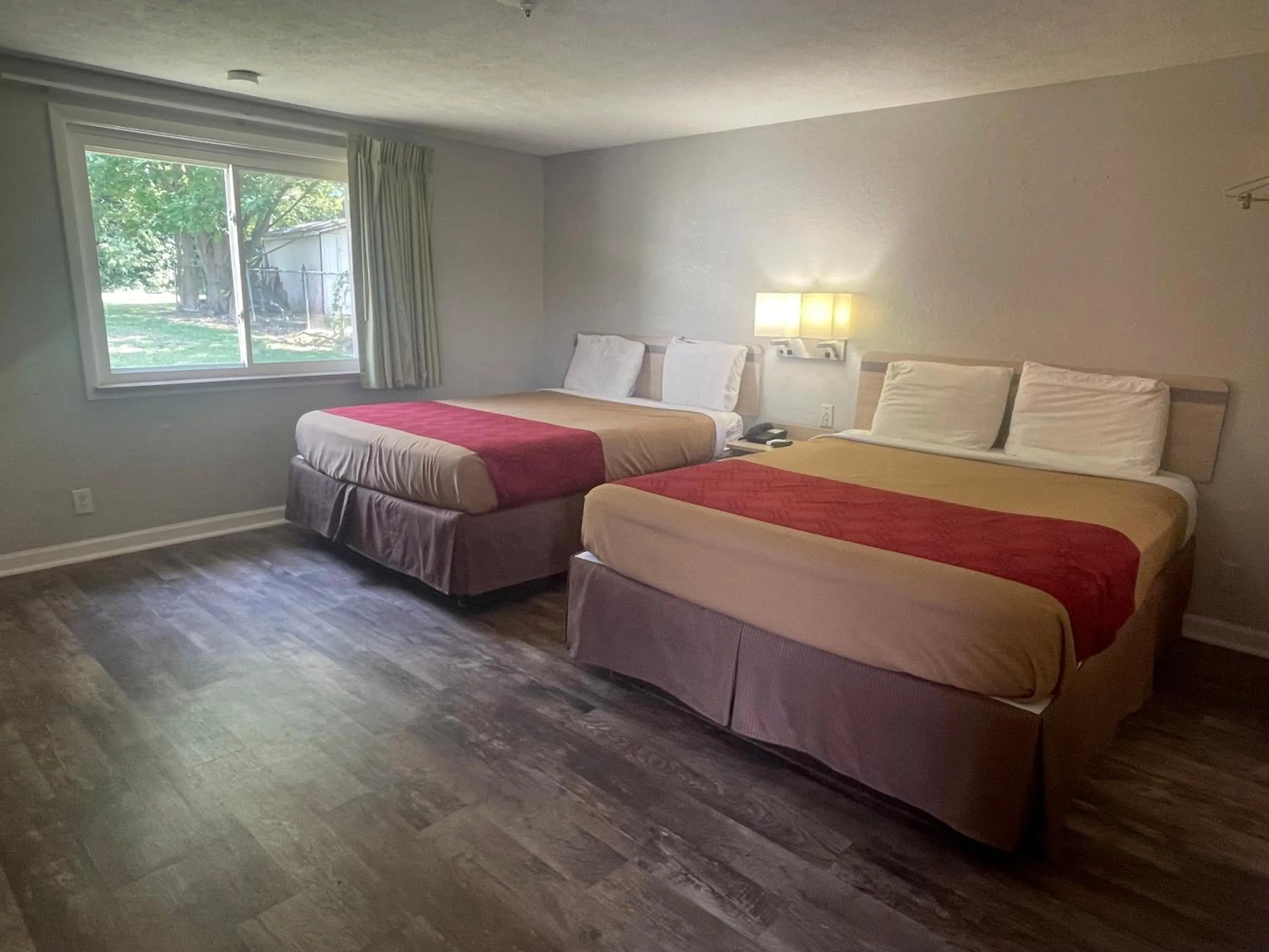 Bed in Greencastle Inn